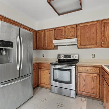 Property photo 2 of 9875 Mentor Rd