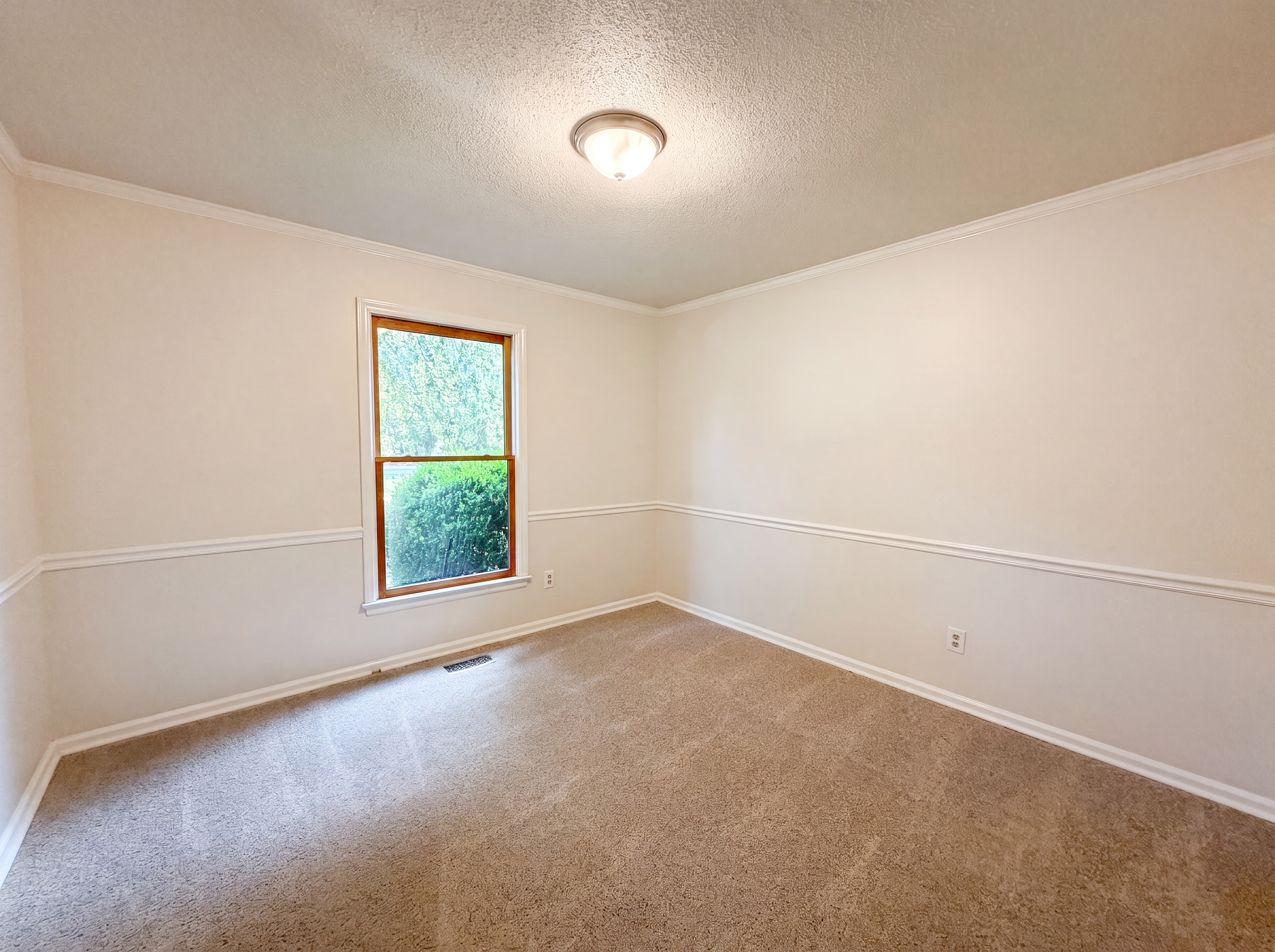 Photo 13 of 16 of 4822 Heritage Dr, Durham, NC