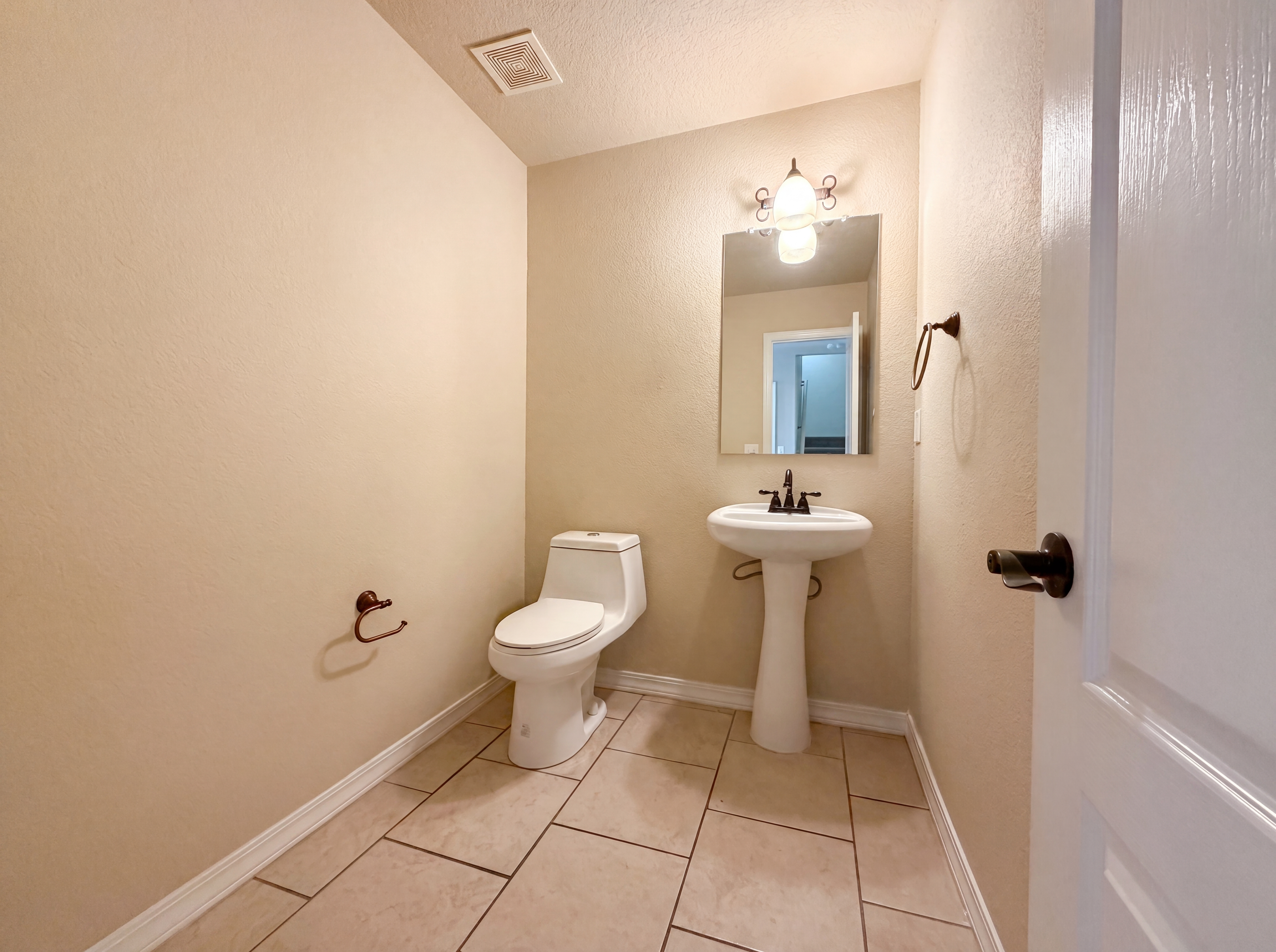 Photo 15 of 26 of 1309 Spruce Meadows Dr NE, Rio Rancho, NM