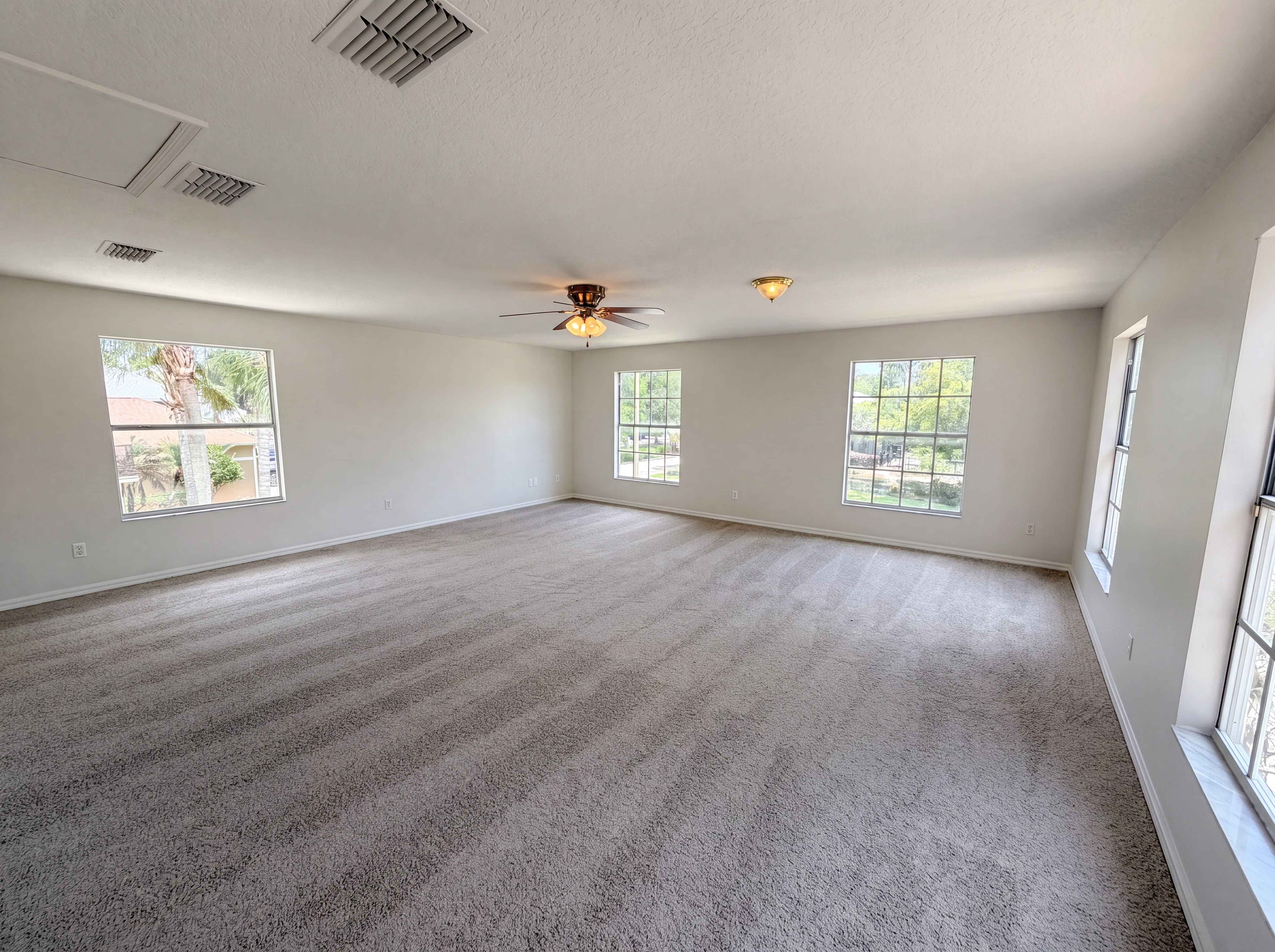 Photo 9 of 43 of 2270 Blossomwood Dr, Oviedo, FL