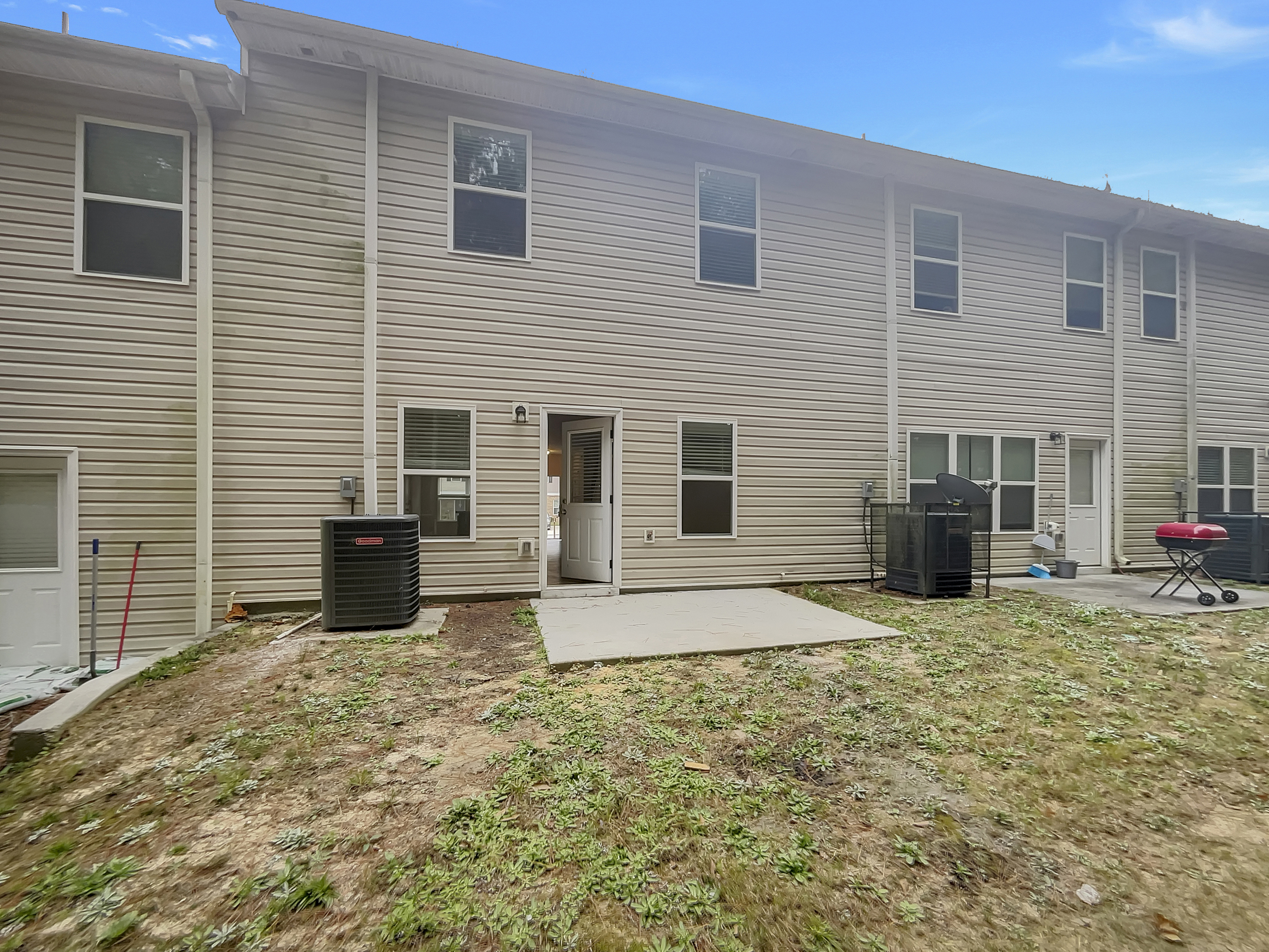 Photo 8 of 23 of 6077 Oakley Rd, Union City, GA