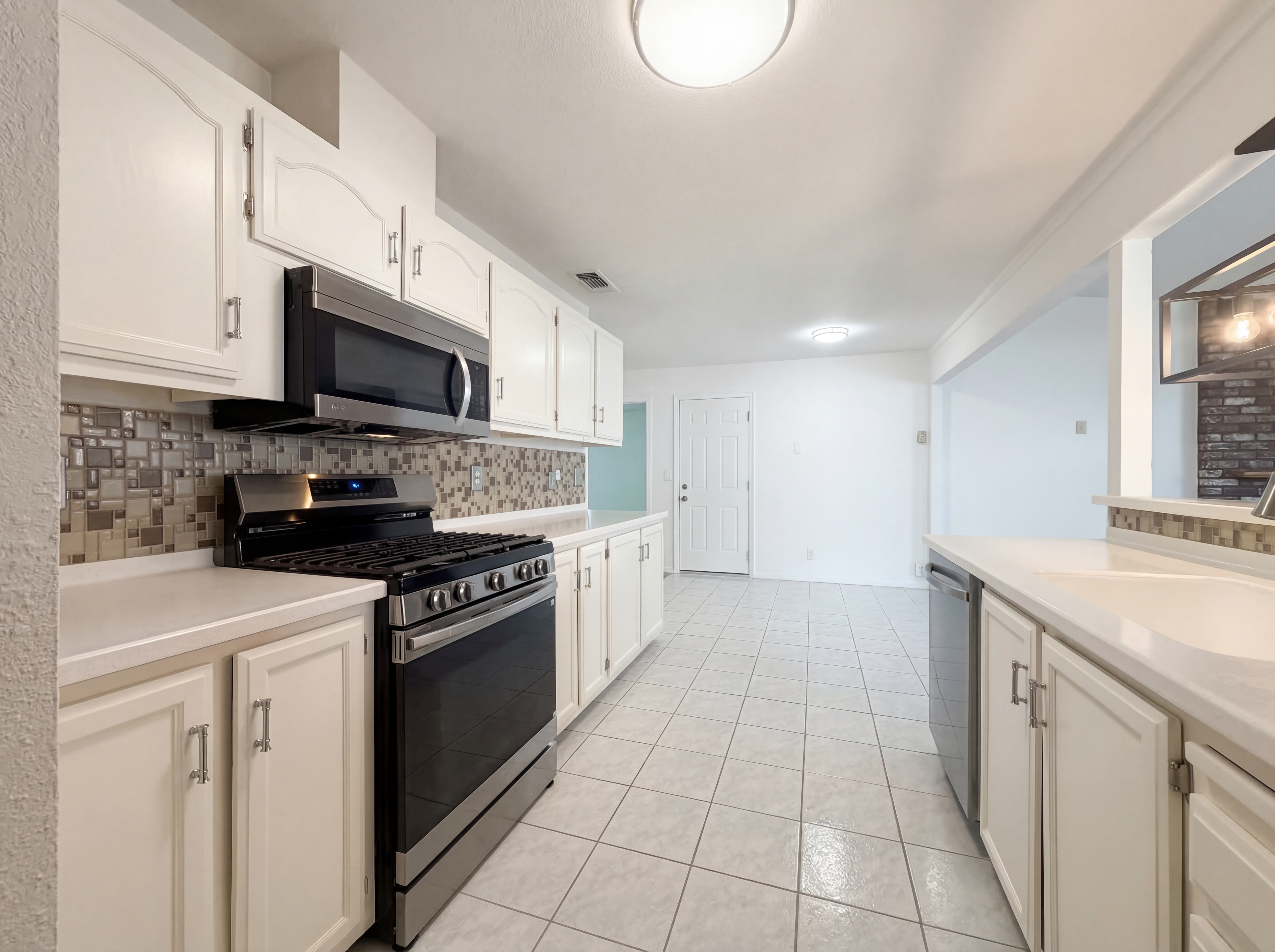 Photo 14 of 33 of 4814 Monet Way, Sacramento, CA