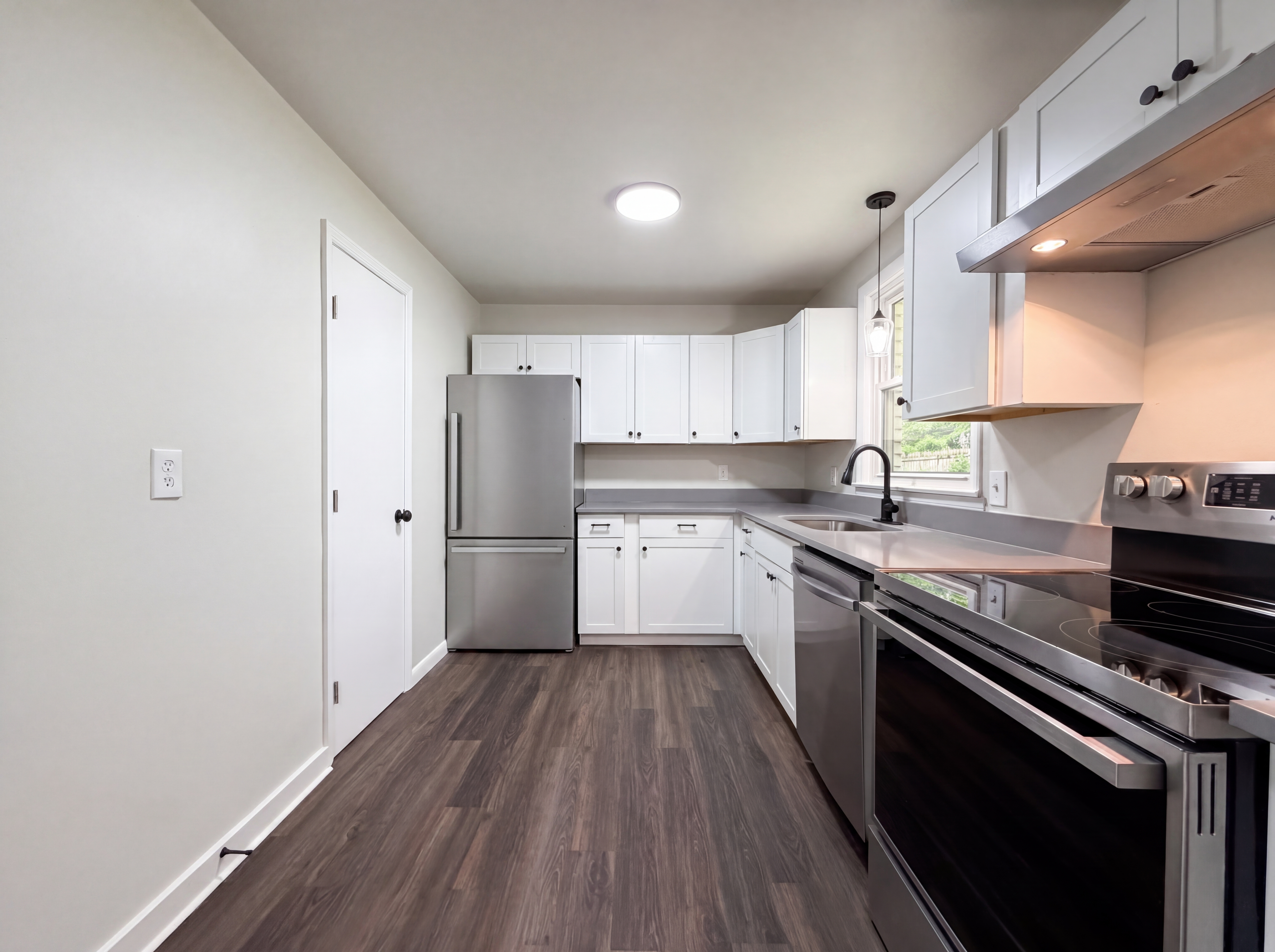 Photo 9 of 18 of 724 Woodmere Dr, Nashville, TN