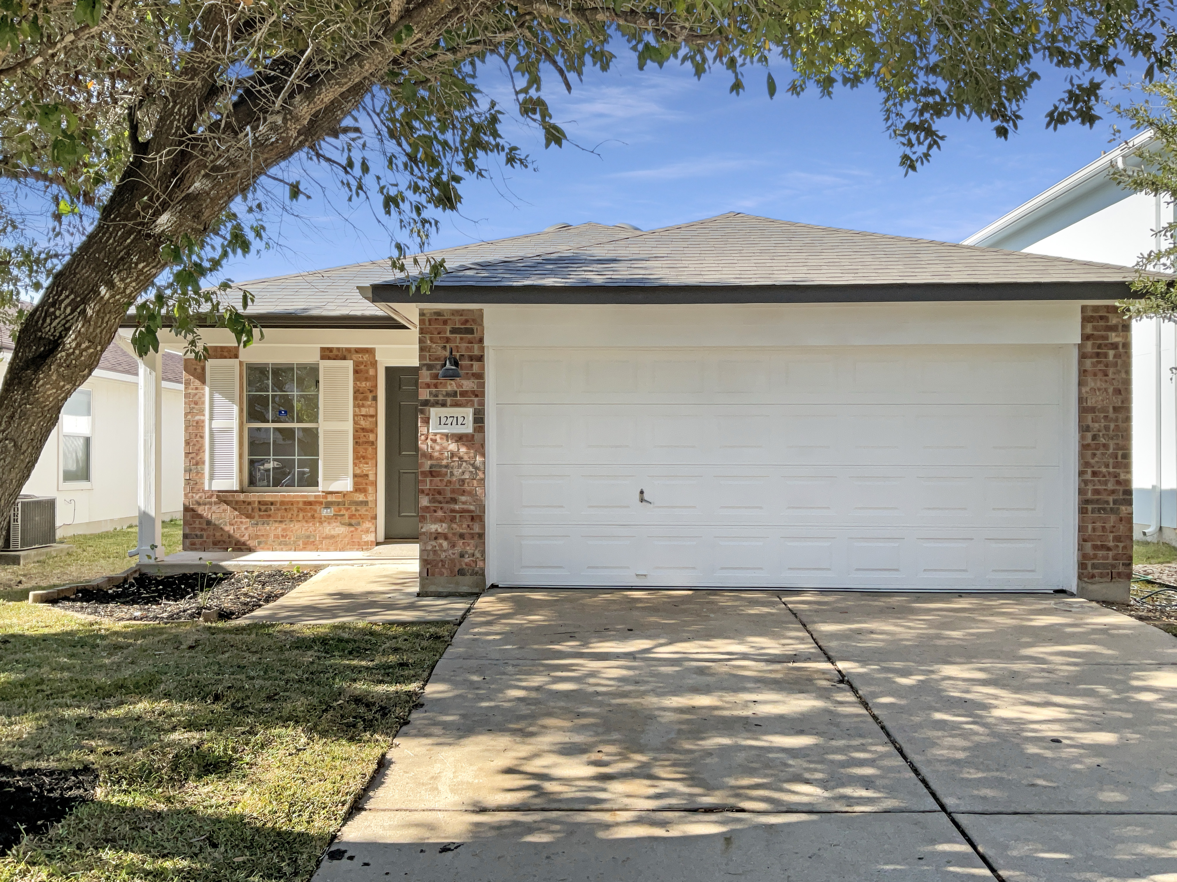 Photo 6 of 24 of 12712 Saint Mary Dr, Manor, TX