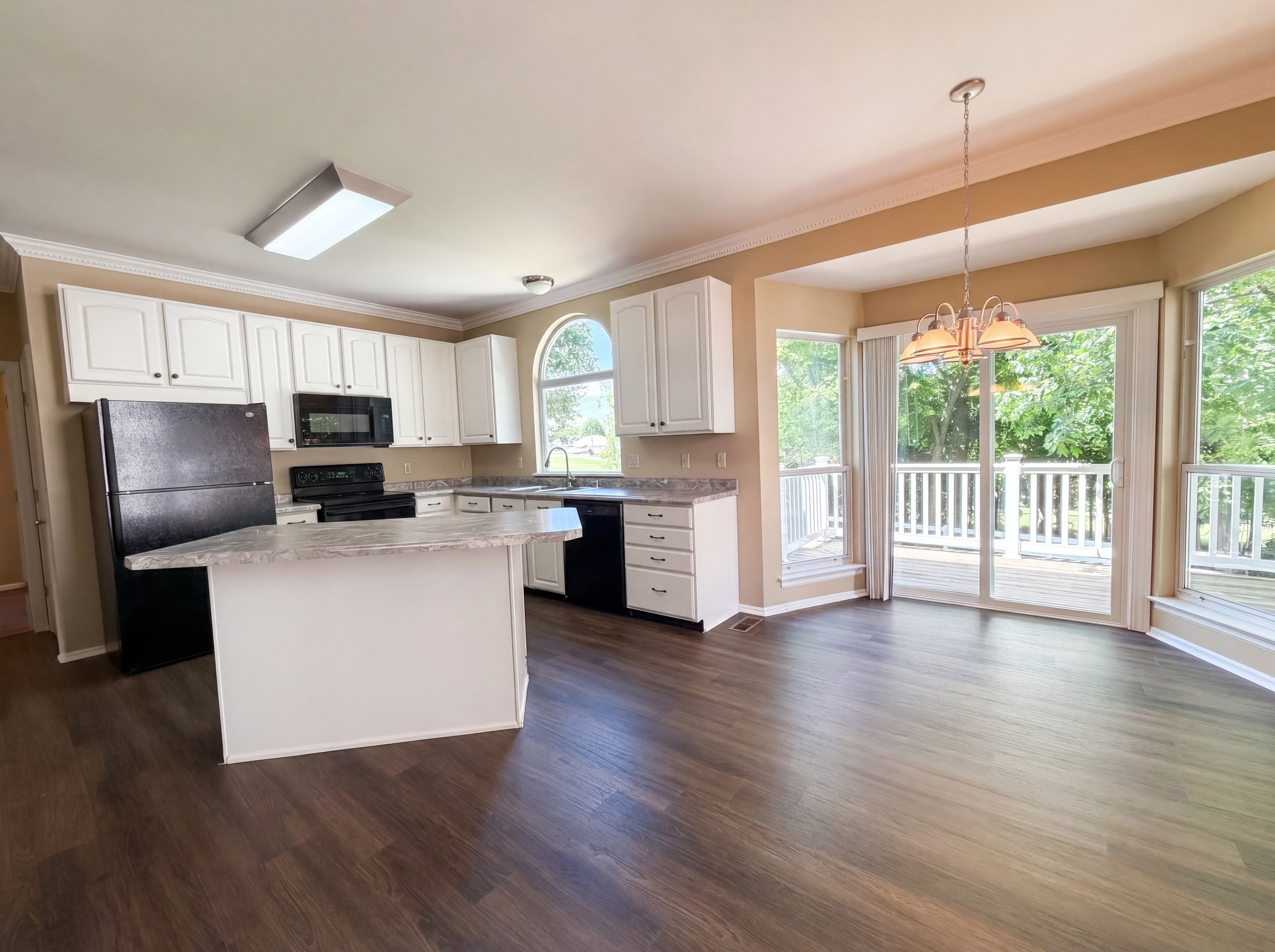 Photo 10 of 33 of 1311 Norwood Hills Dr, O Fallon, MO