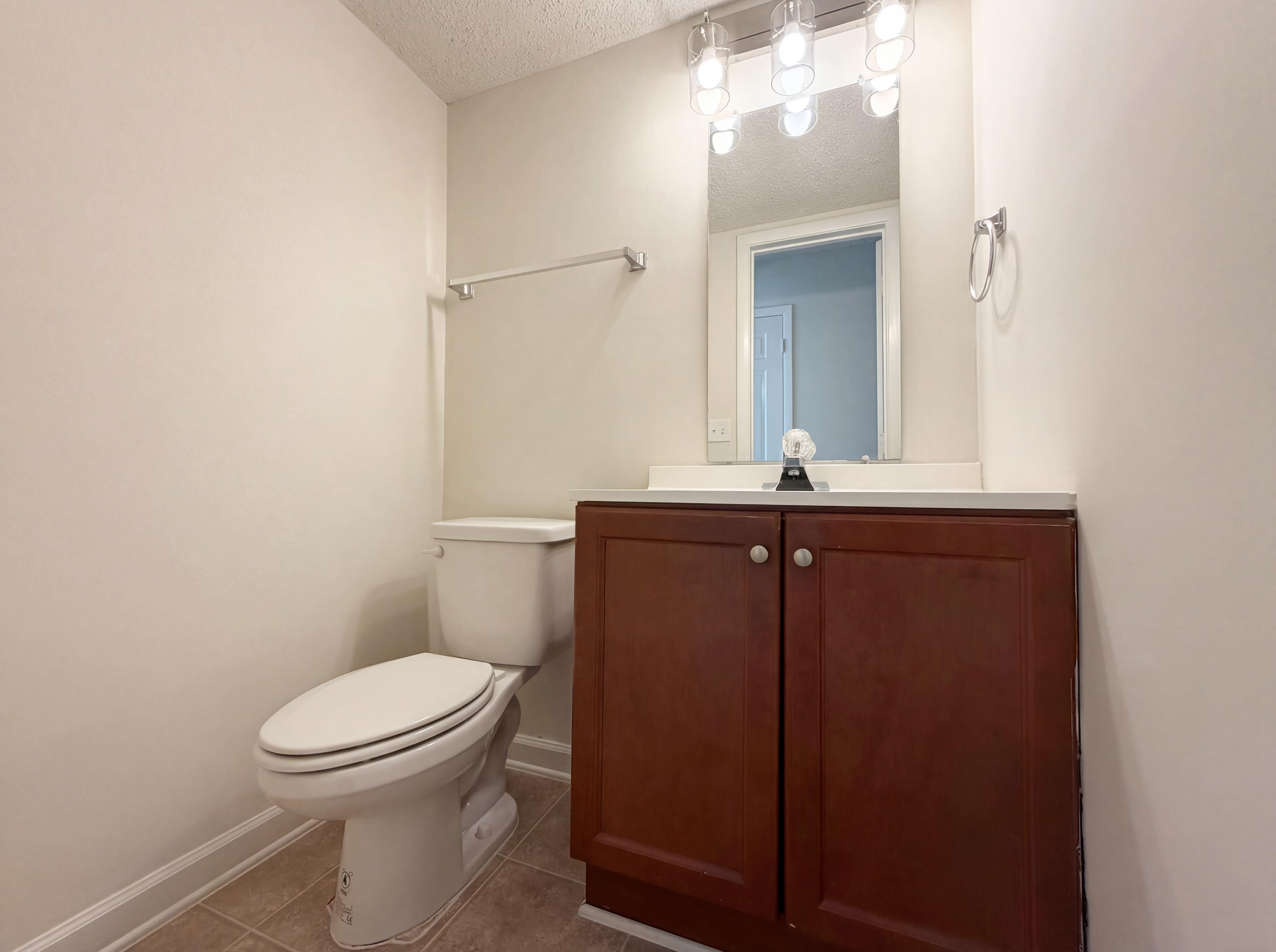 Photo 16 of 23 of 4050 Huntingreen Ln, Winston Salem, NC
