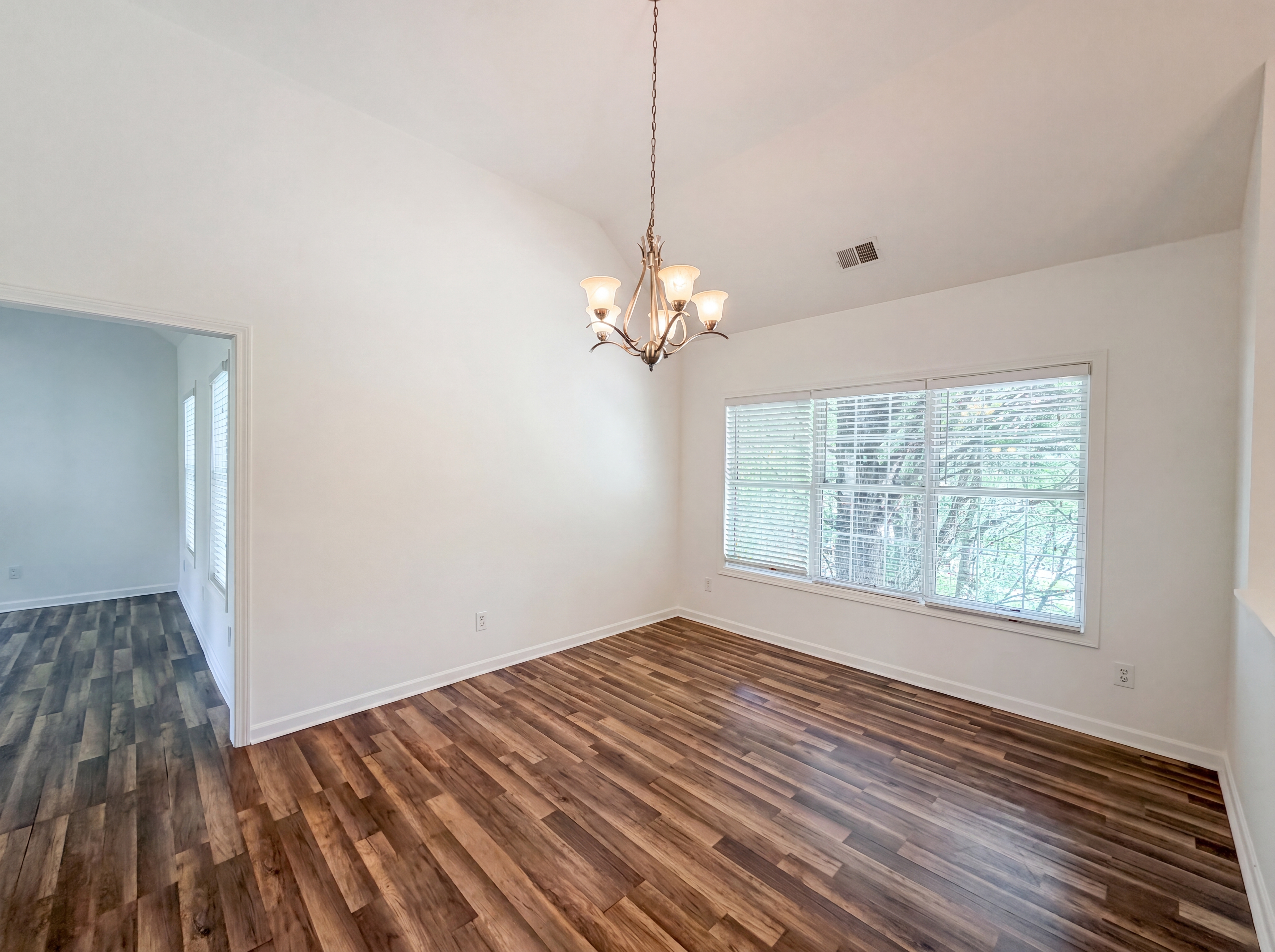 Photo 6 of 22 of 3912 McGuire Way NW, Kennesaw, GA