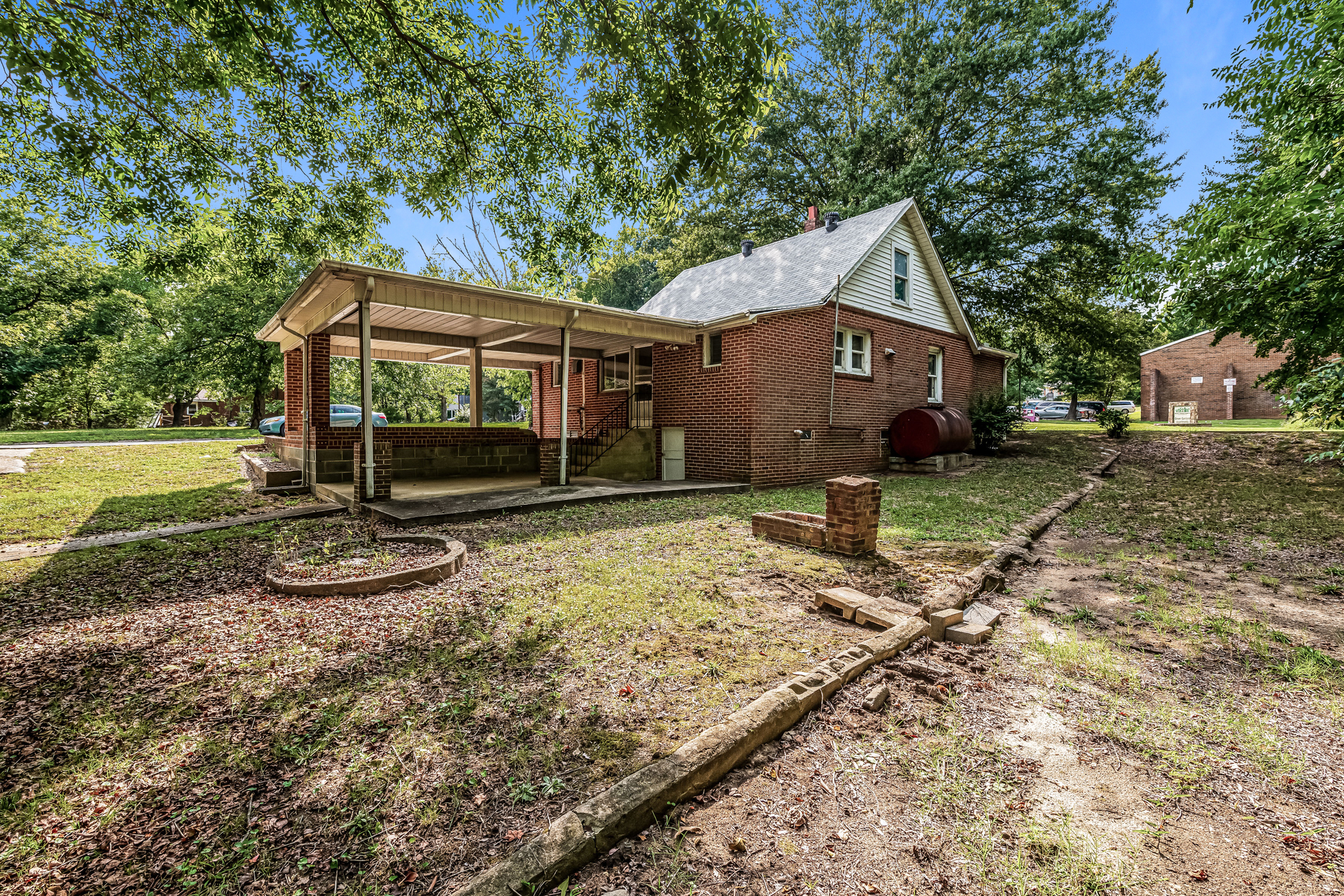 Photo 5 of 22 of 408 Walker St, Roxboro, NC