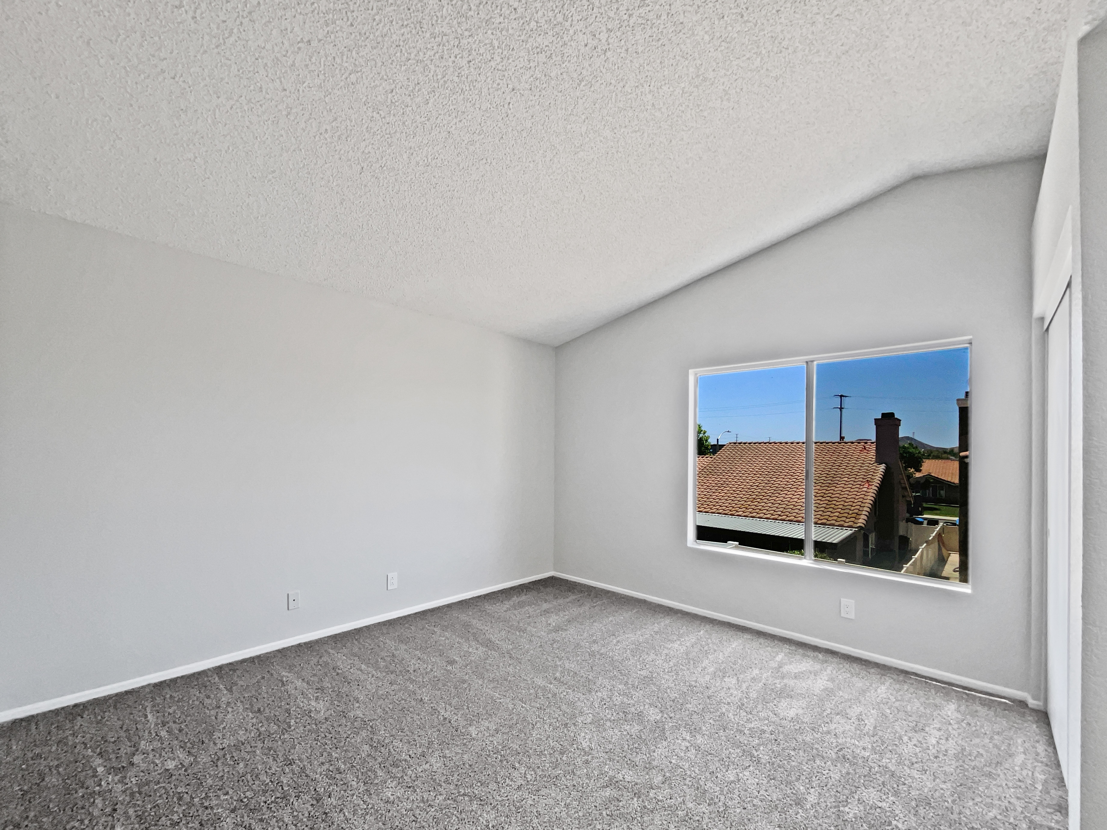 Photo 5 of 23 of 29923 Corte Cruzada, Menifee, CA