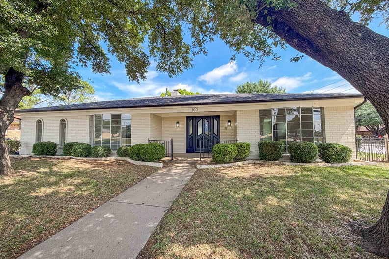 100 W Pleasantview Dr Hurst TX 76054