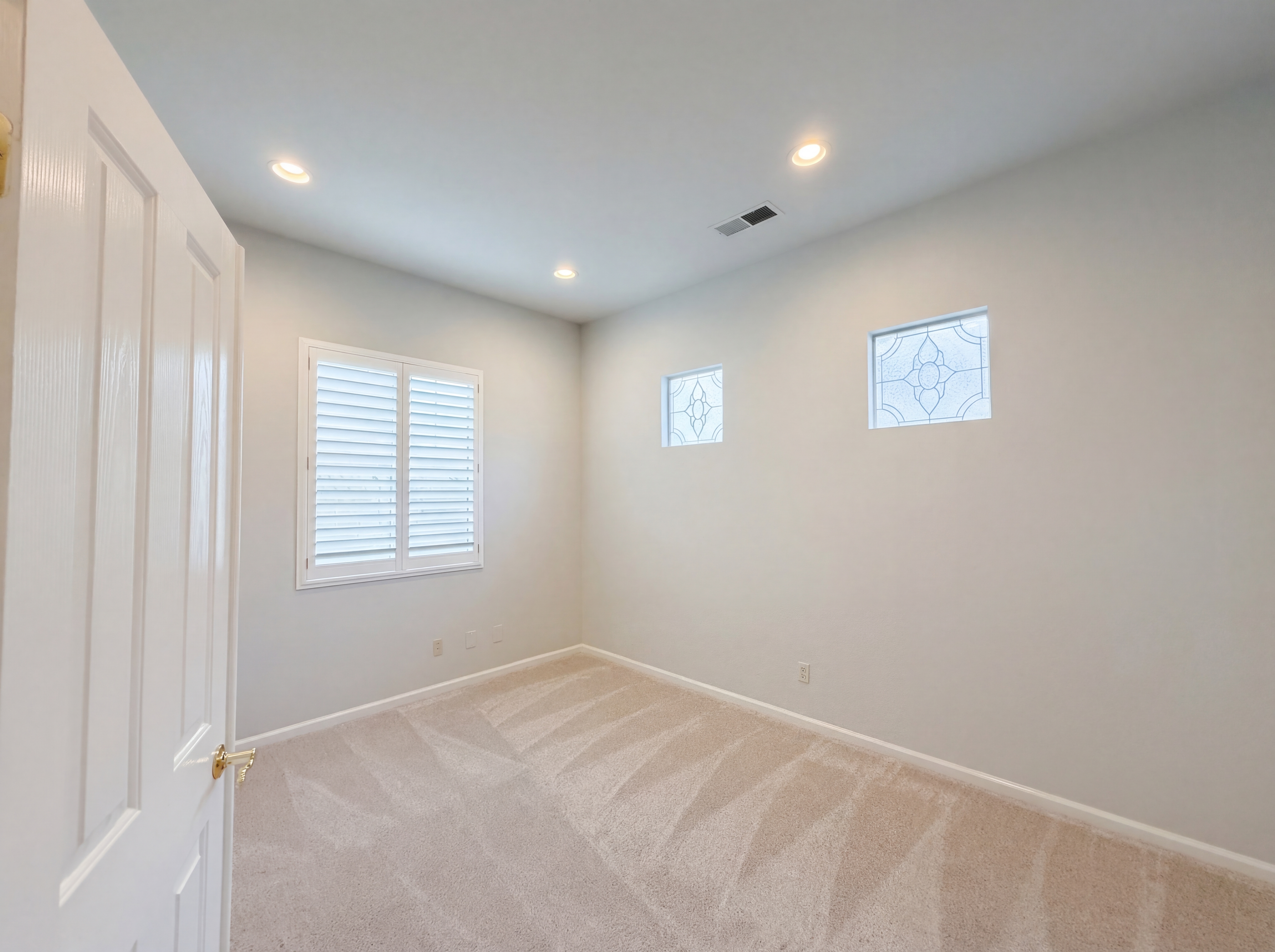 Photo 17 of 39 of 224 Pinecrest Ct, Roseville, CA