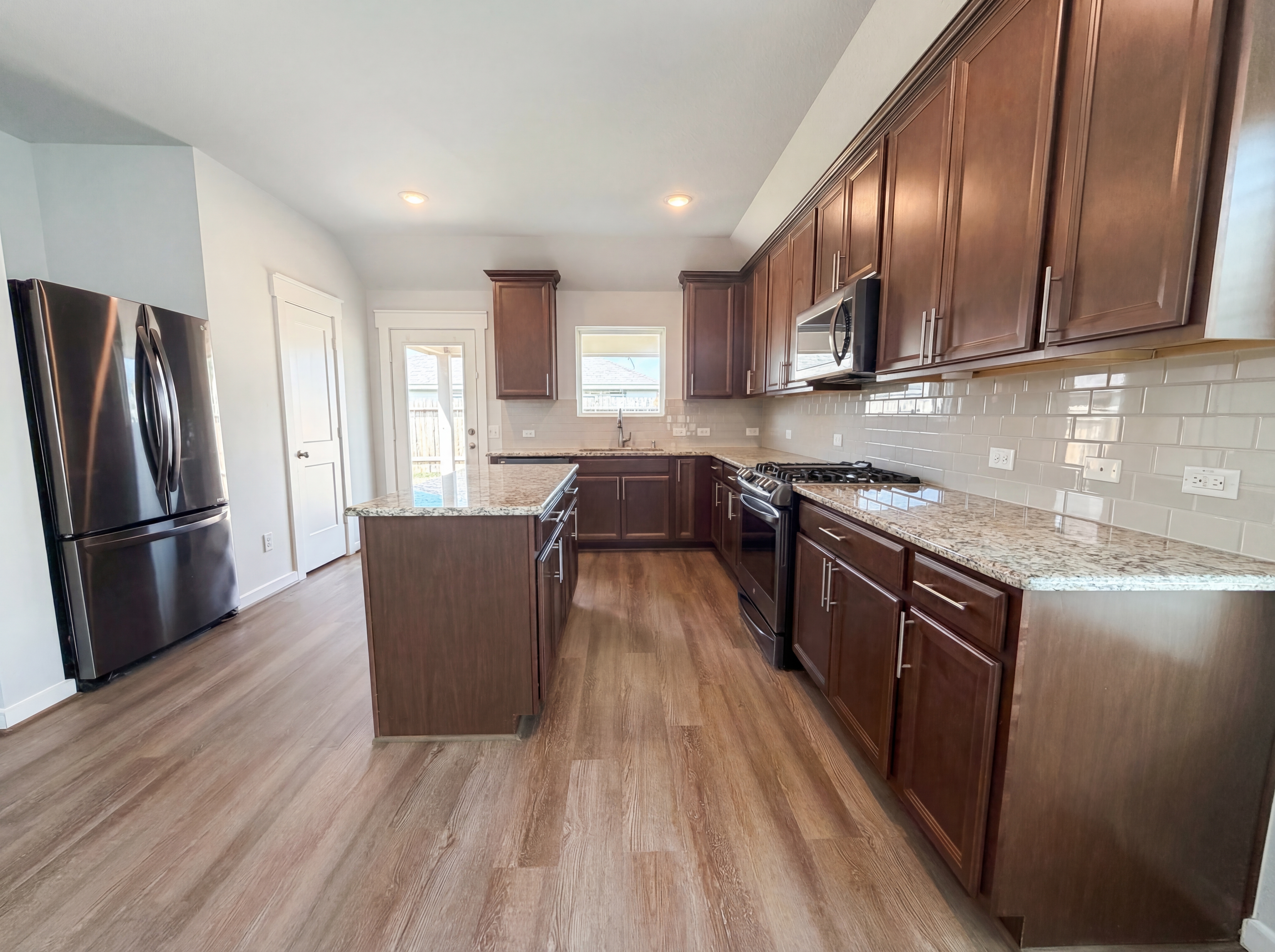 Photo 2 of 19 of 40839 Mostyn Hill Dr, Magnolia, TX