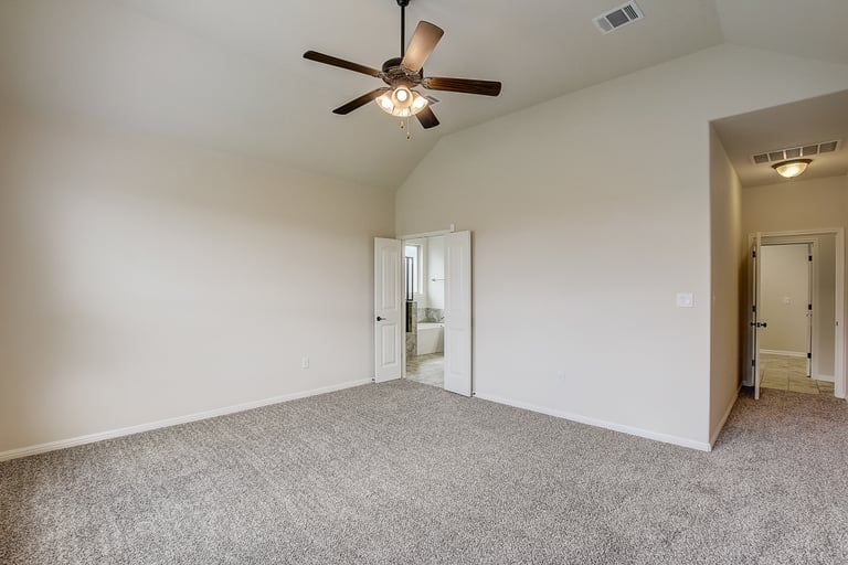 Photo 26 of 37 - 20409 Great Egret Ln, Pflugerville, TX 78660