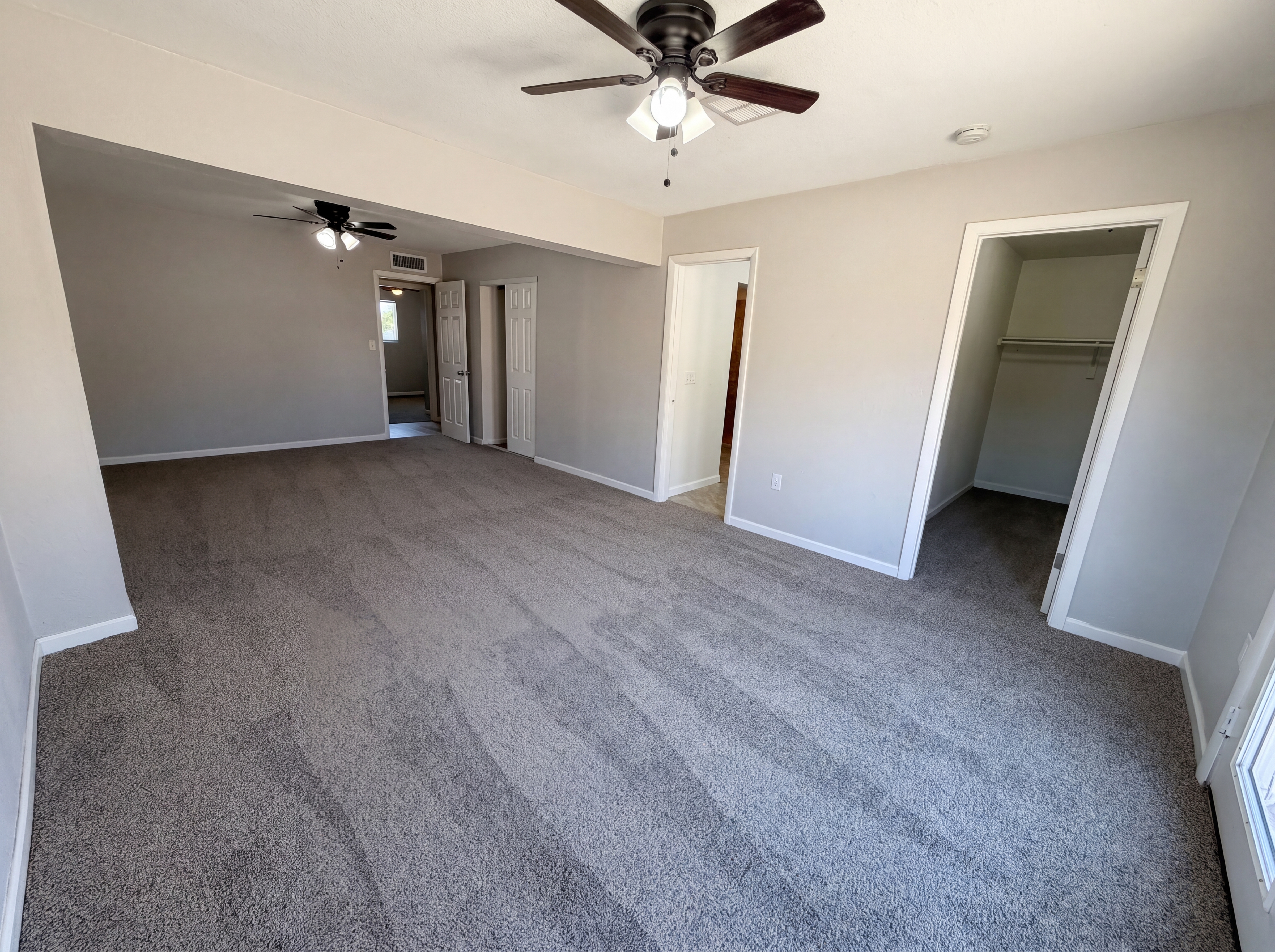 Photo 4 of 29 of 8631 S 6th St, Phoenix, AZ