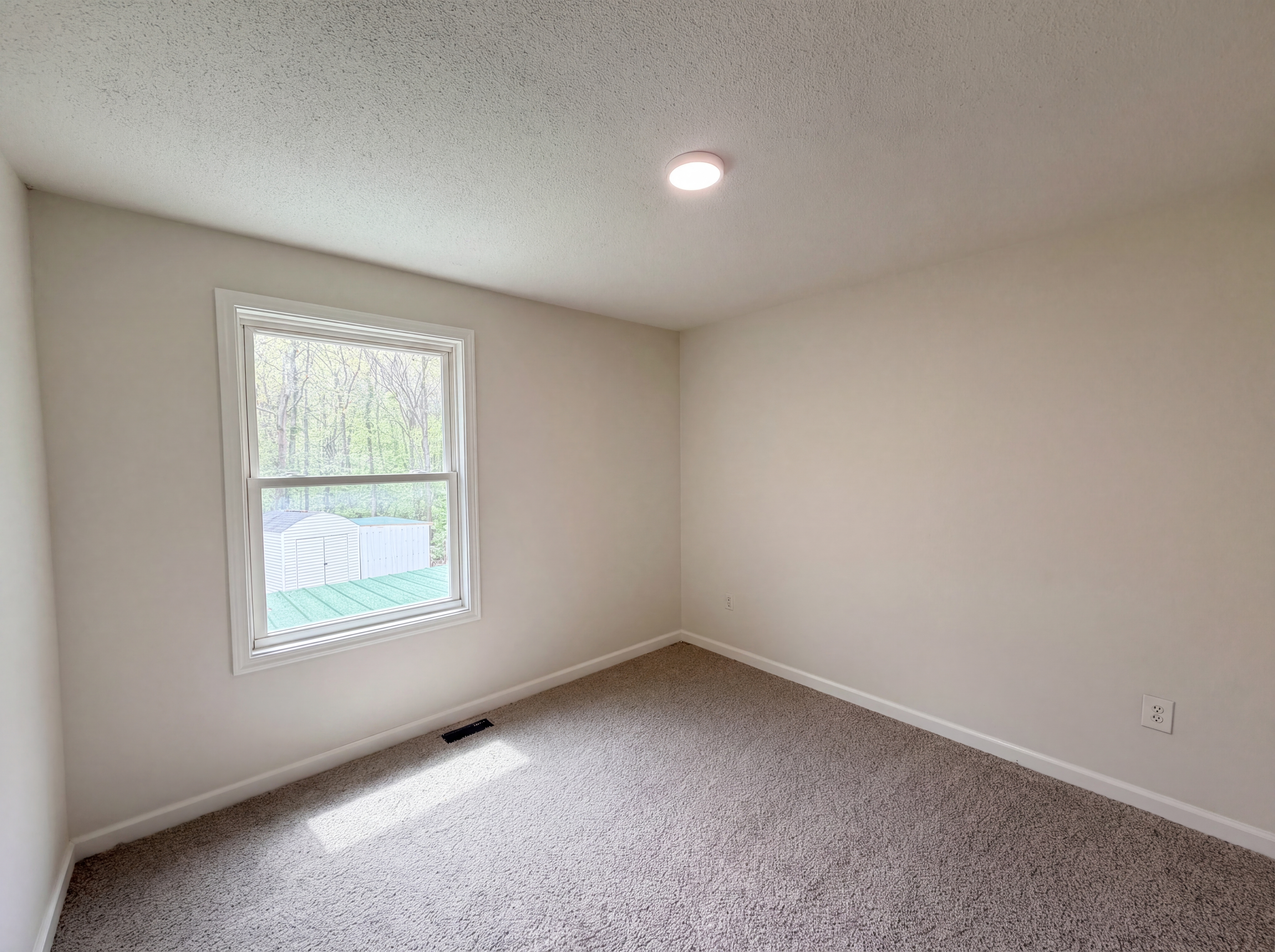 Photo 11 of 19 of 14326 Spring Dr, De Soto, MO