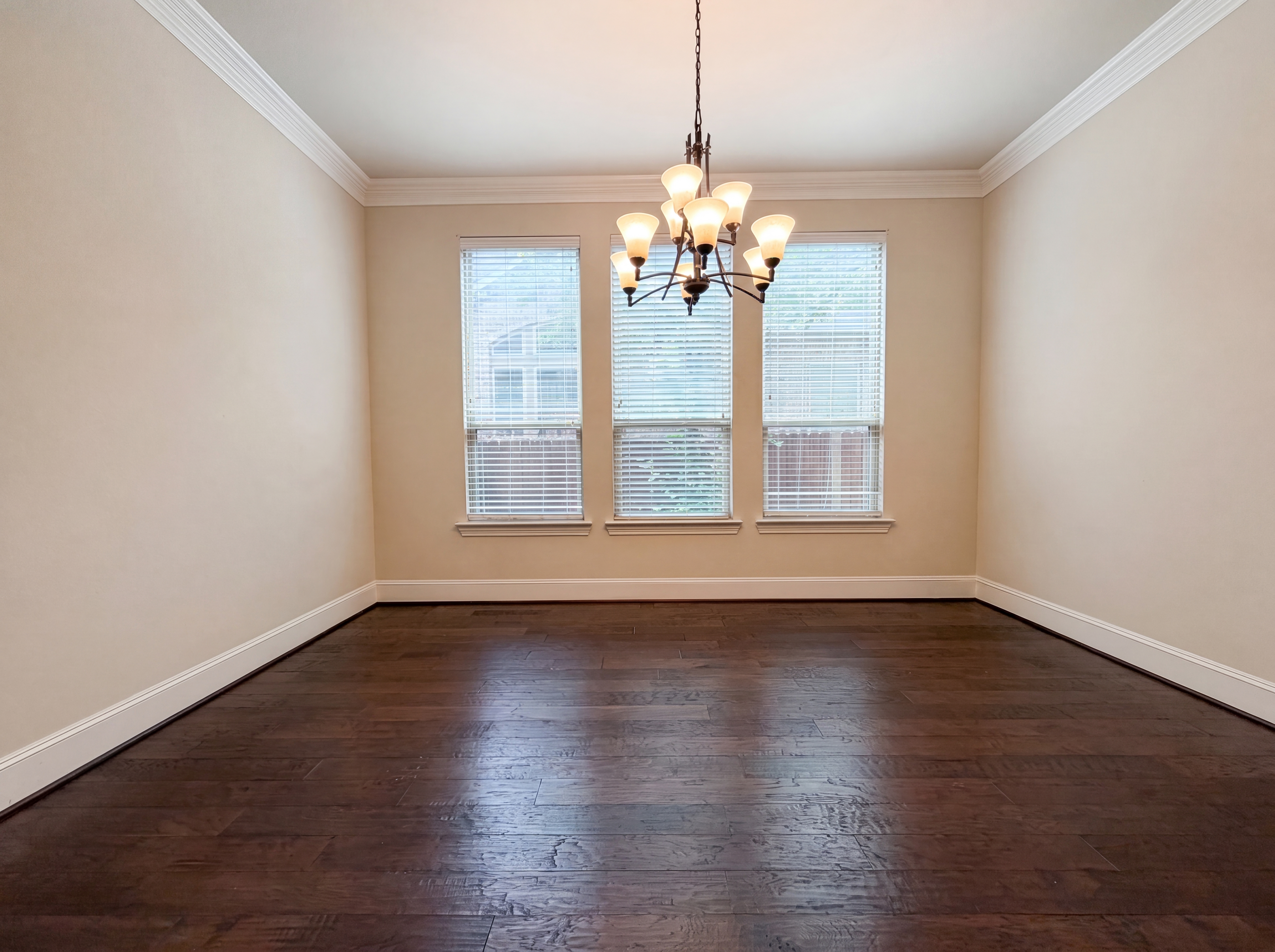 Photo 11 of 29 of 27911 Warren Park Dr, Katy, TX