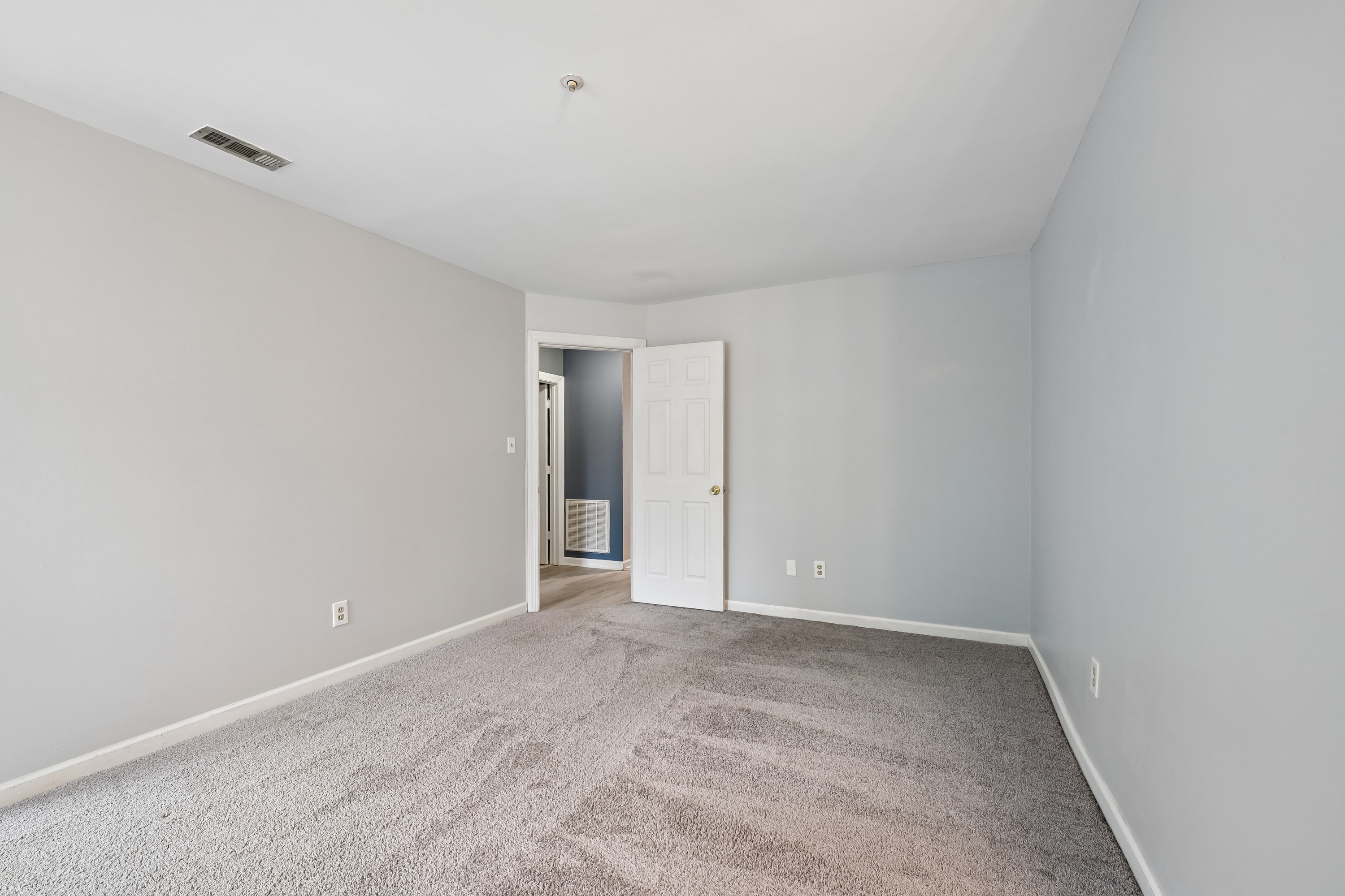 Photo 16 of 27 of 4900 Avenida Del Sol Dr, Raleigh, NC