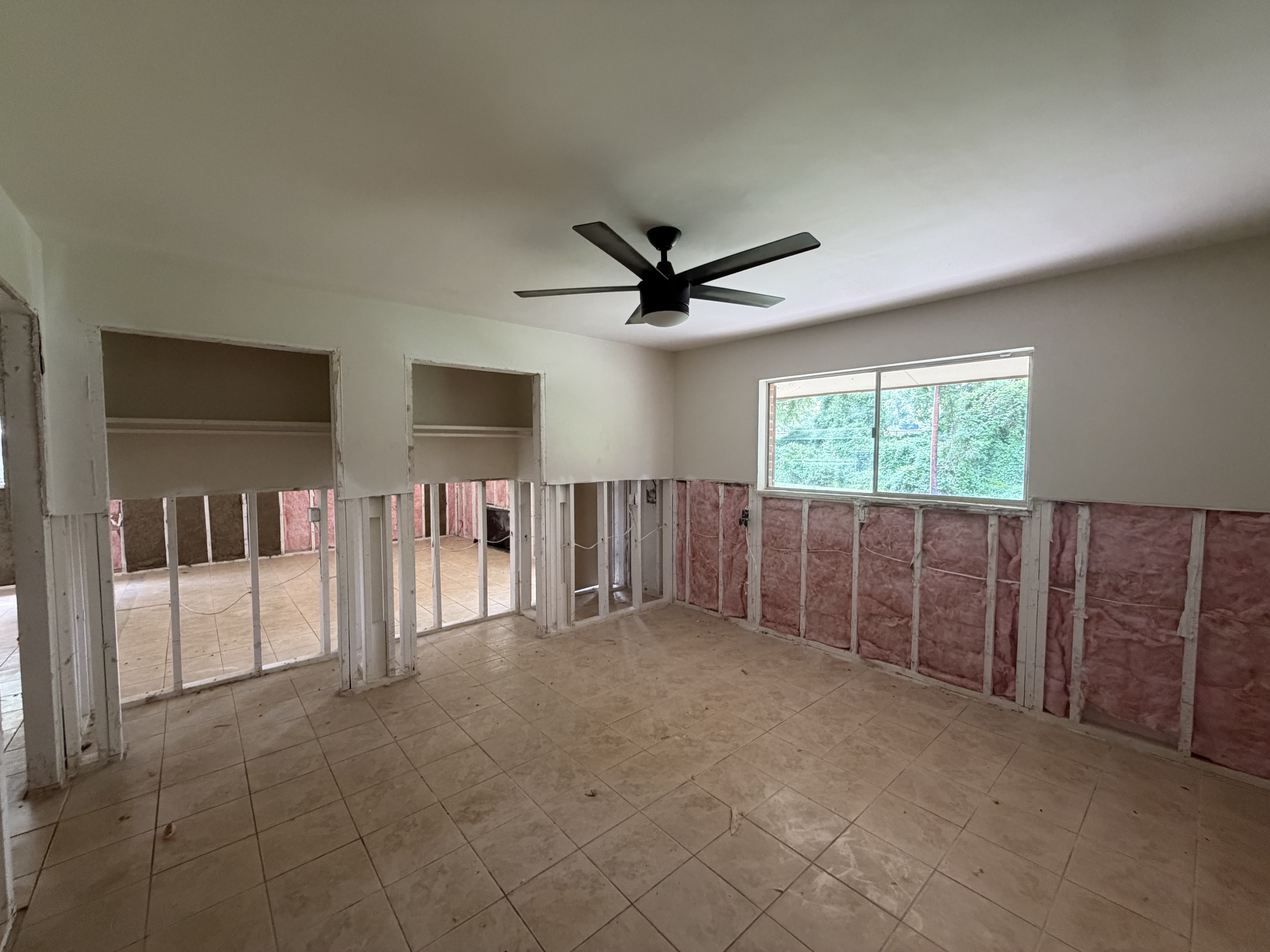 Photo 7 of 17 of 130 S Estes Dr, Chapel Hill, NC