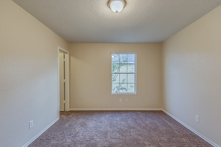 Photo 16 of 19 - 7526 Glen Vly, San Antonio, TX 78242