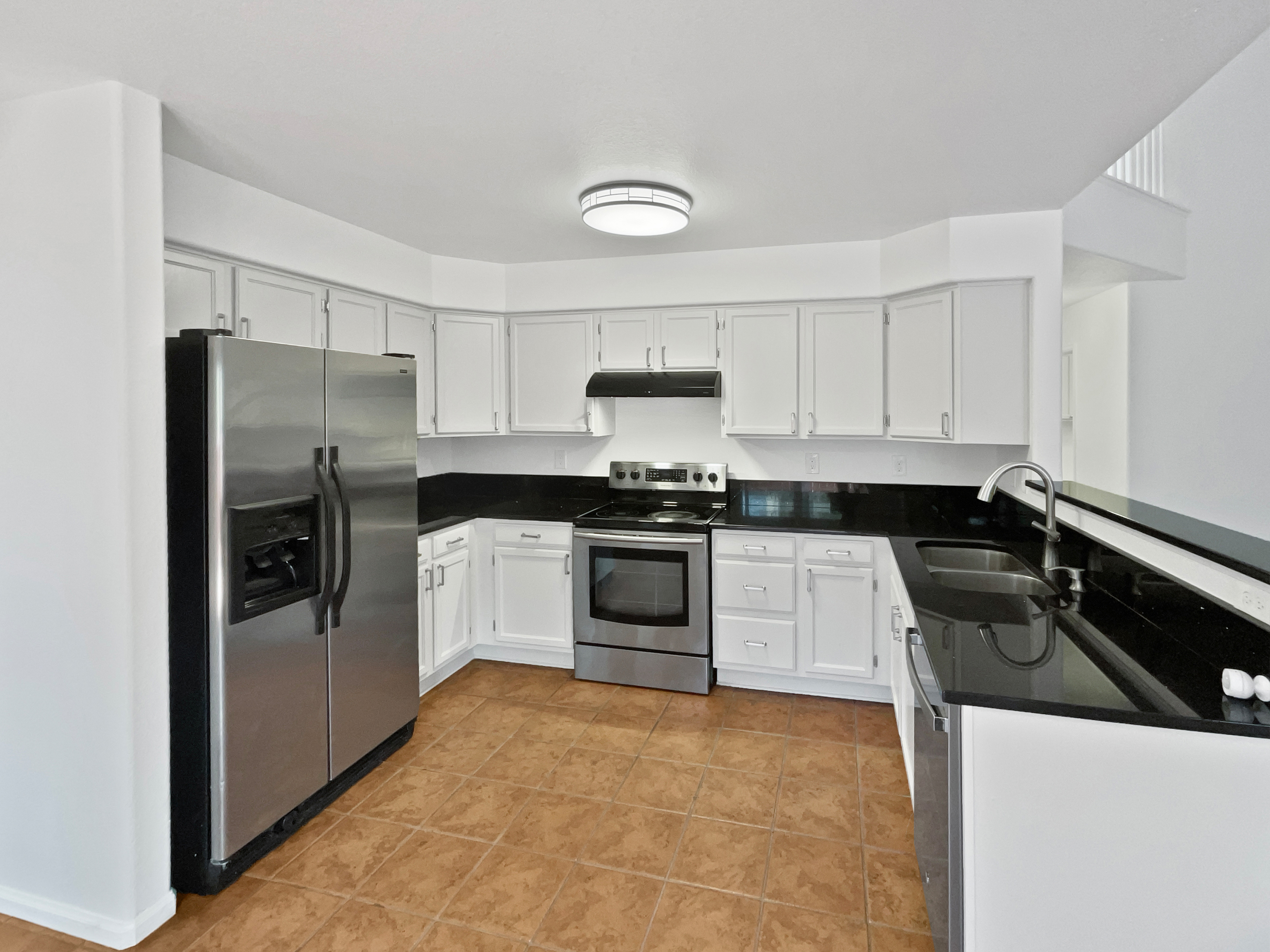 Photo 2 of 21 of 9115 W Hinsdale Pl, Littleton, CO