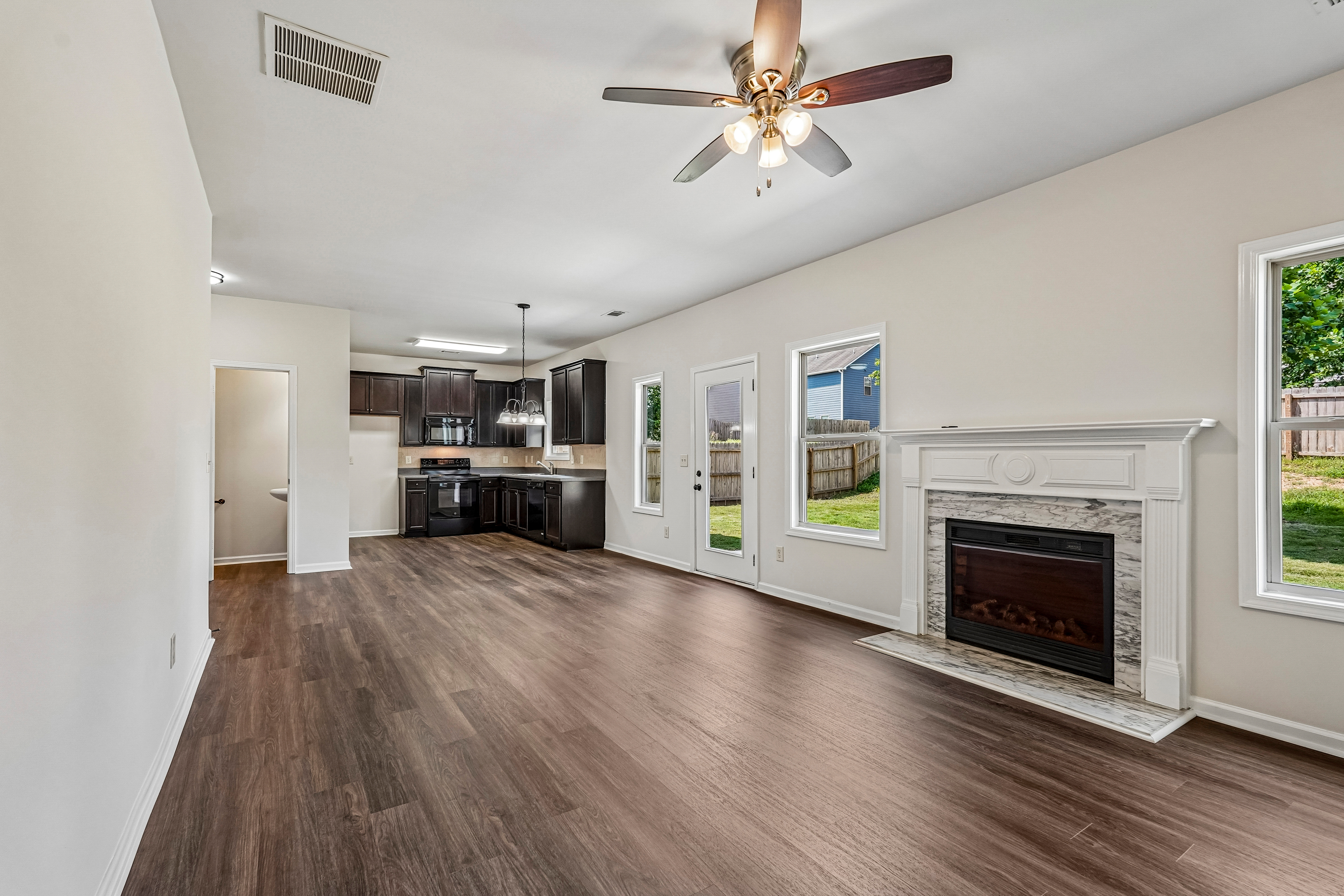 Photo 9 of 46 of 1151 Glenwyck Dr, Braselton, GA