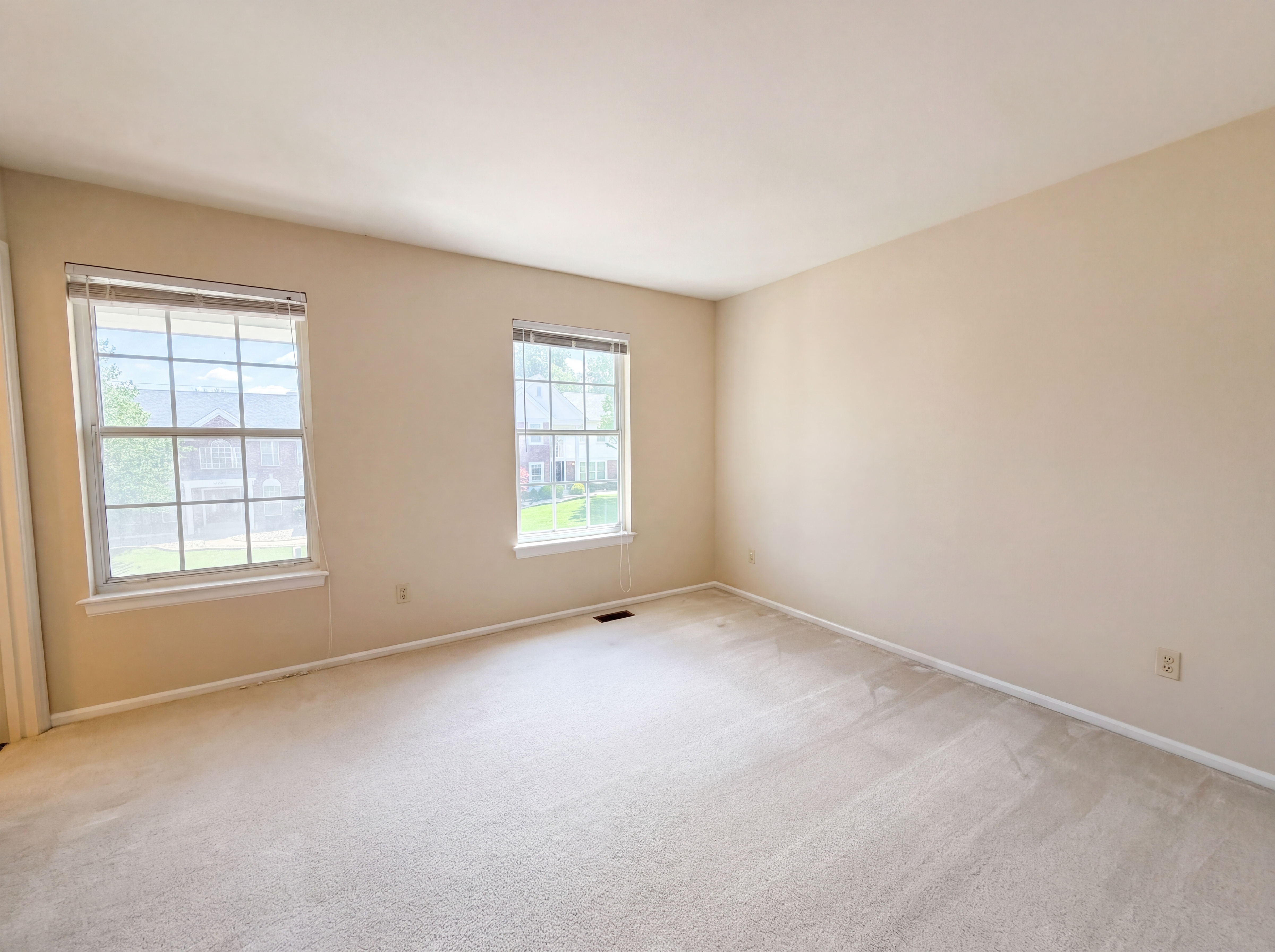 Photo 22 of 33 of 1311 Norwood Hills Dr, O Fallon, MO