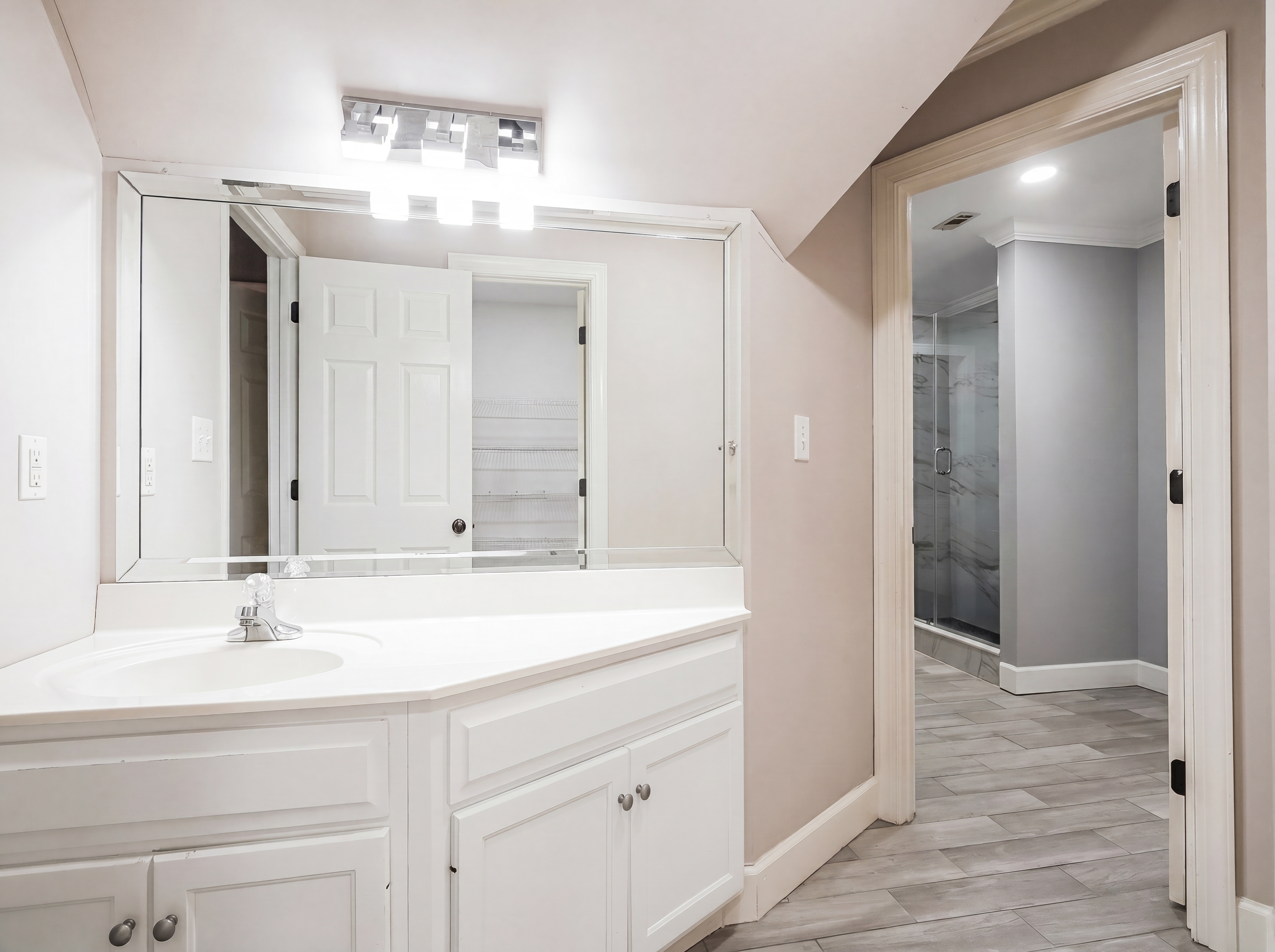 Photo 18 of 35 of 5064 Greystone Way, Hoover, AL