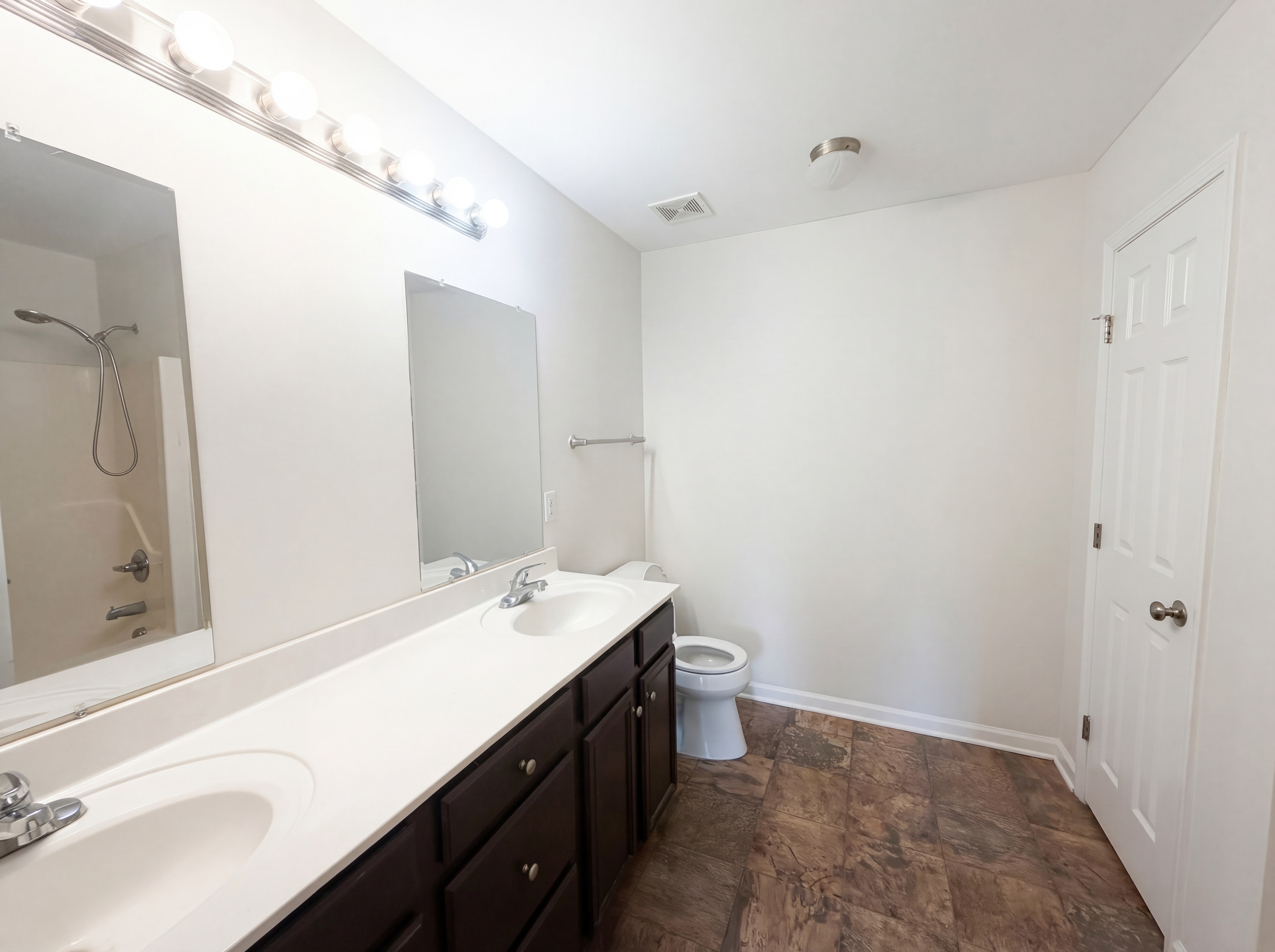 Photo 6 of 17 of 3705 Chancellorsville Ct, Raleigh, NC