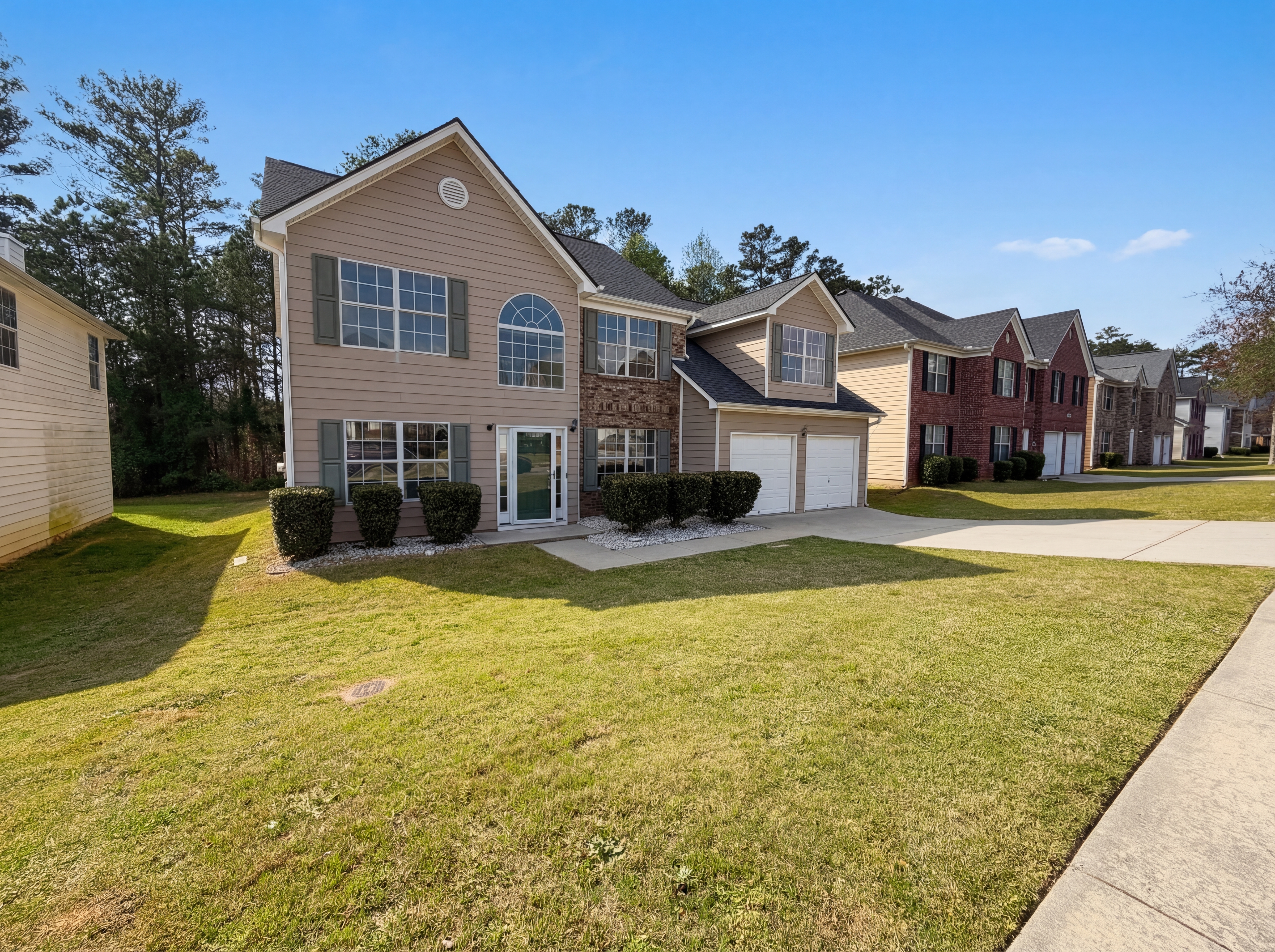 Photo 7 of 28 of 6497 Snowden Dr, Atlanta, GA