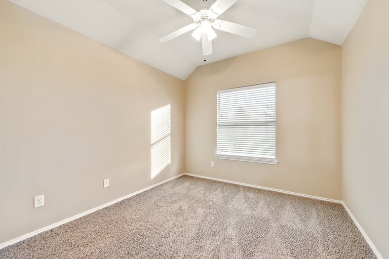 Photo 19 of 27 - 3927 Willow Bend Dr, The Colony, TX 75056