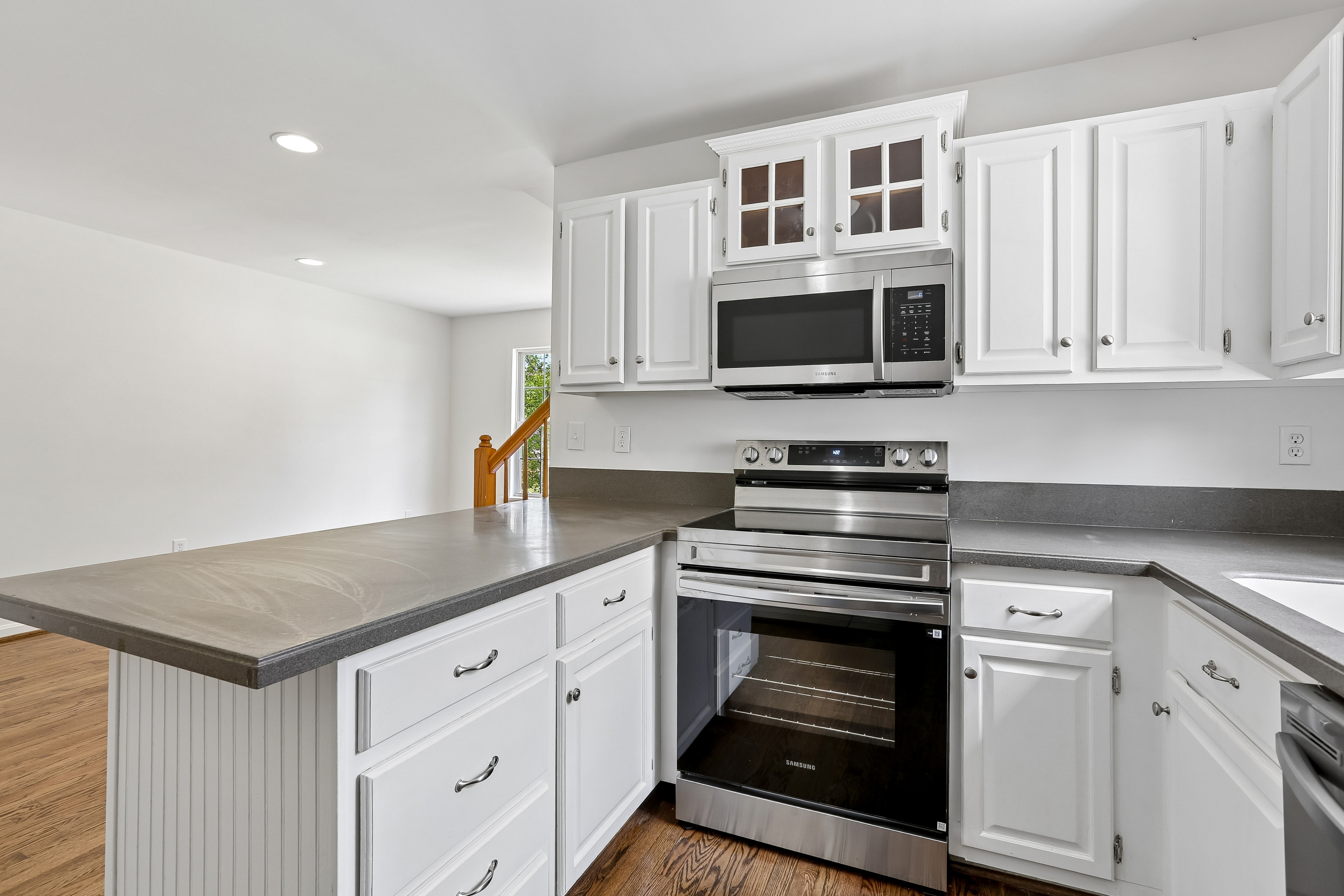 Photo 6 of 40 of 7736 Woodlawn Ave, Pasadena, MD