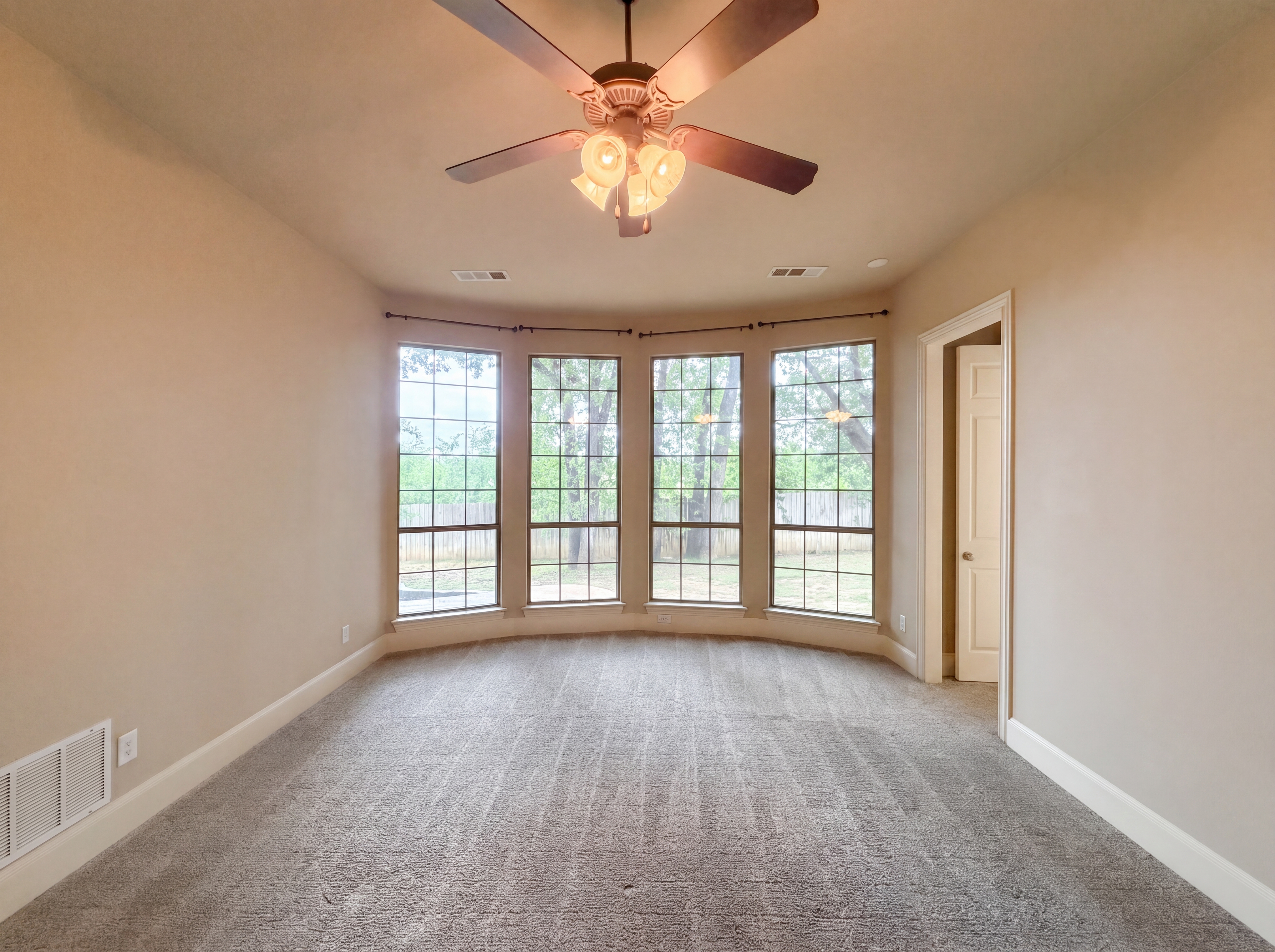 Photo 4 of 30 of 928 Homestead Dr, Keller, TX