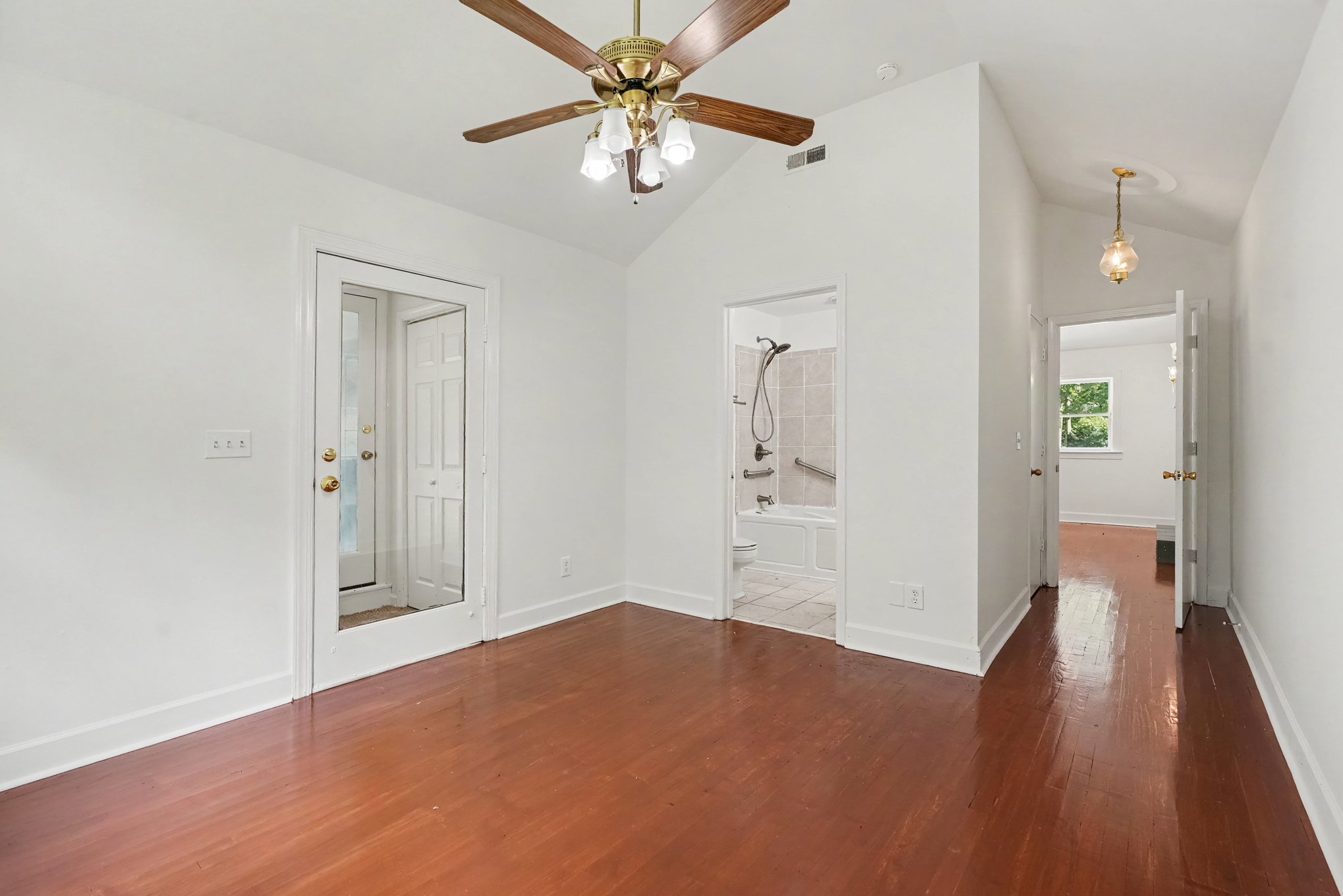 Photo 4 of 19 of 169 Montview Cir, Brevard, NC