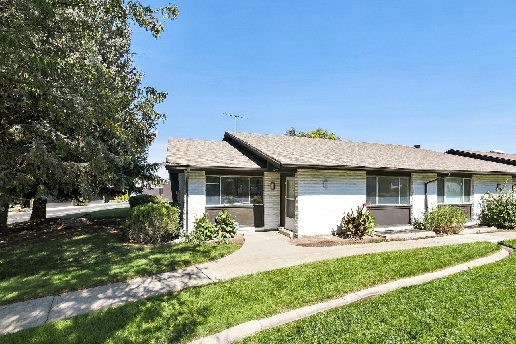 Photo 1 of 1005 Eastgate Rd