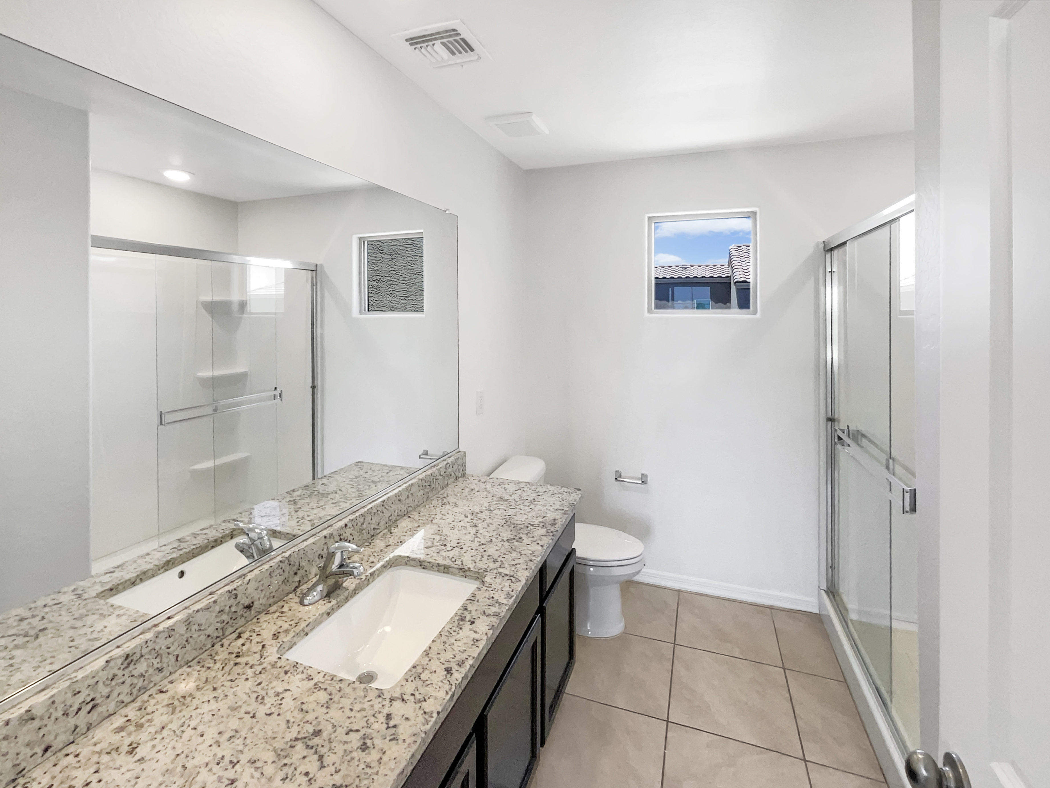 Photo 7 of 25 of 8218 W Illini St, Phoenix, AZ