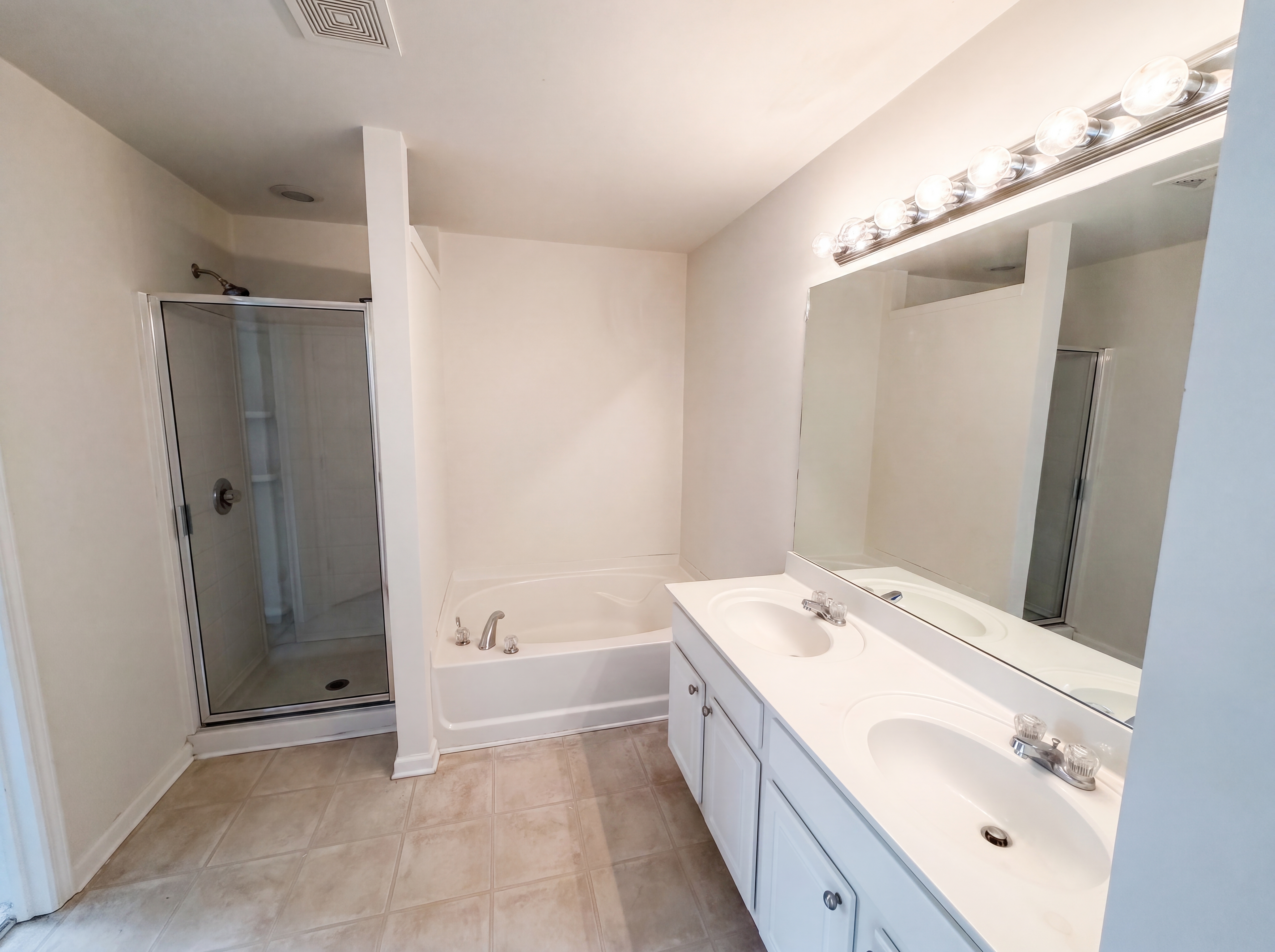 Photo 21 of 29 of 4660 Creekside Villas Way SE, Smyrna, GA