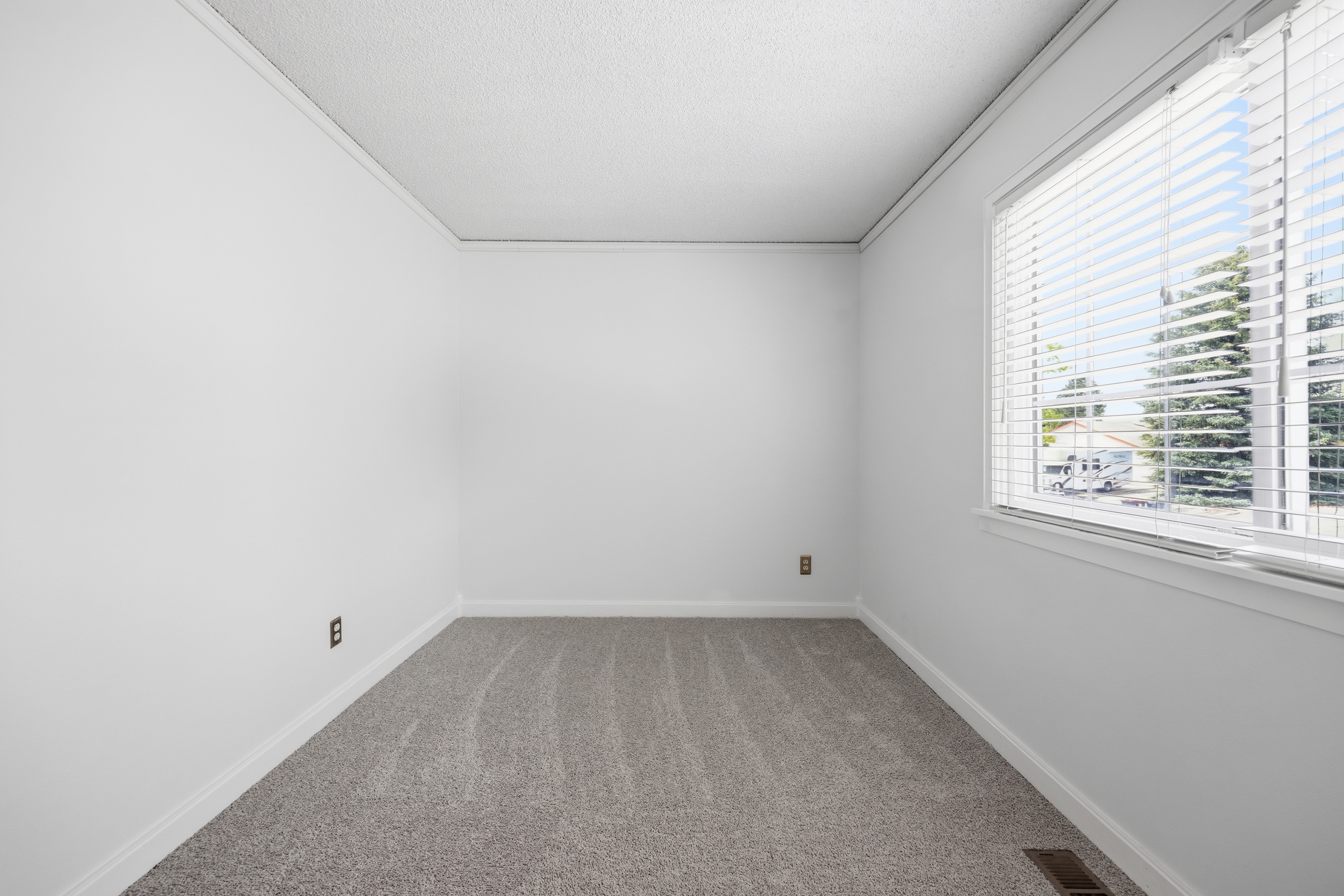 Photo 20 of 34 of 3045 Zephyr Dr, Colorado Springs, CO