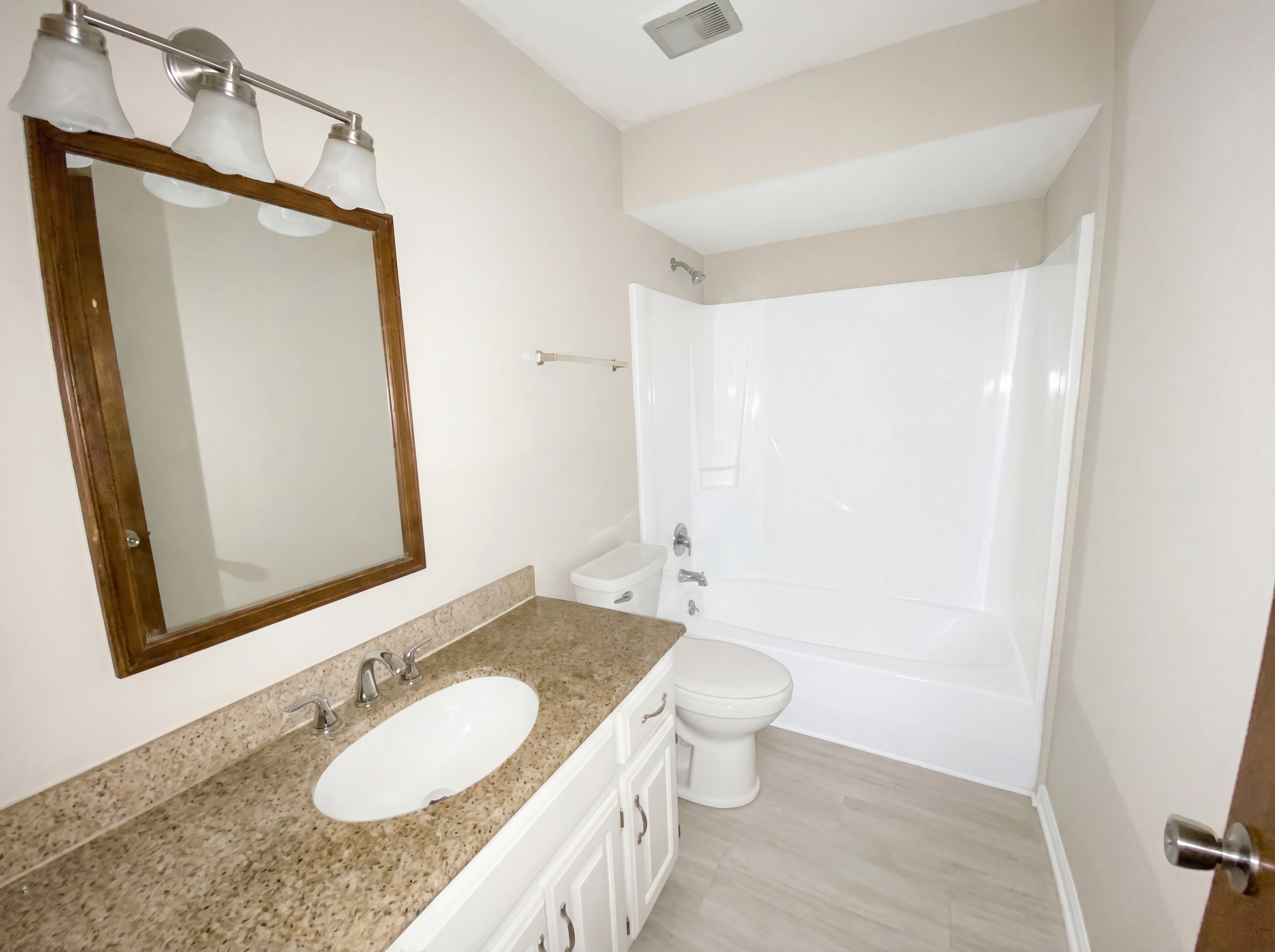 Photo 20 of 27 of 1221 Dalraida Rd, Montgomery, AL