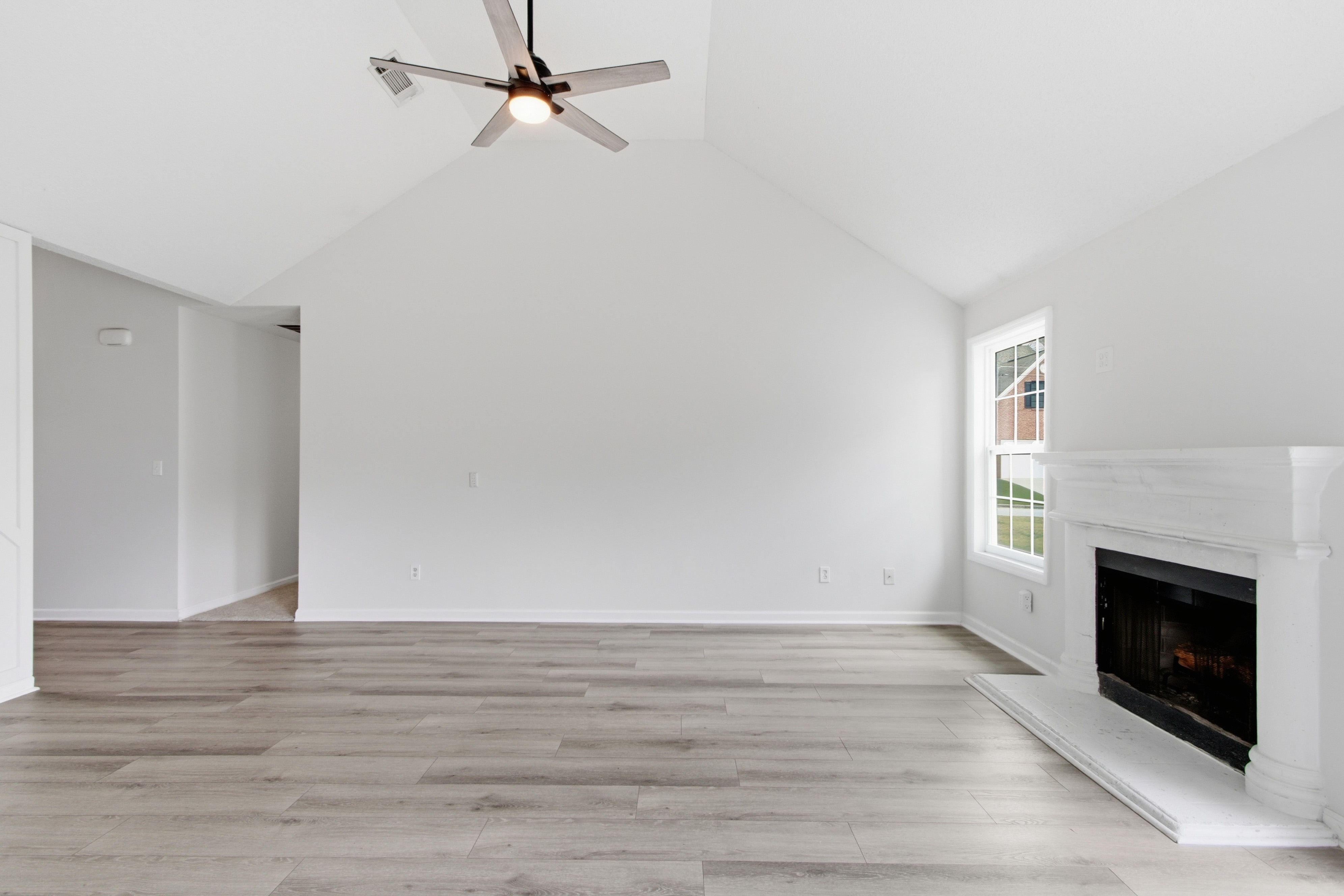 Photo 10 of 31 of 3708 Walnut Creek Way, Lithonia, GA