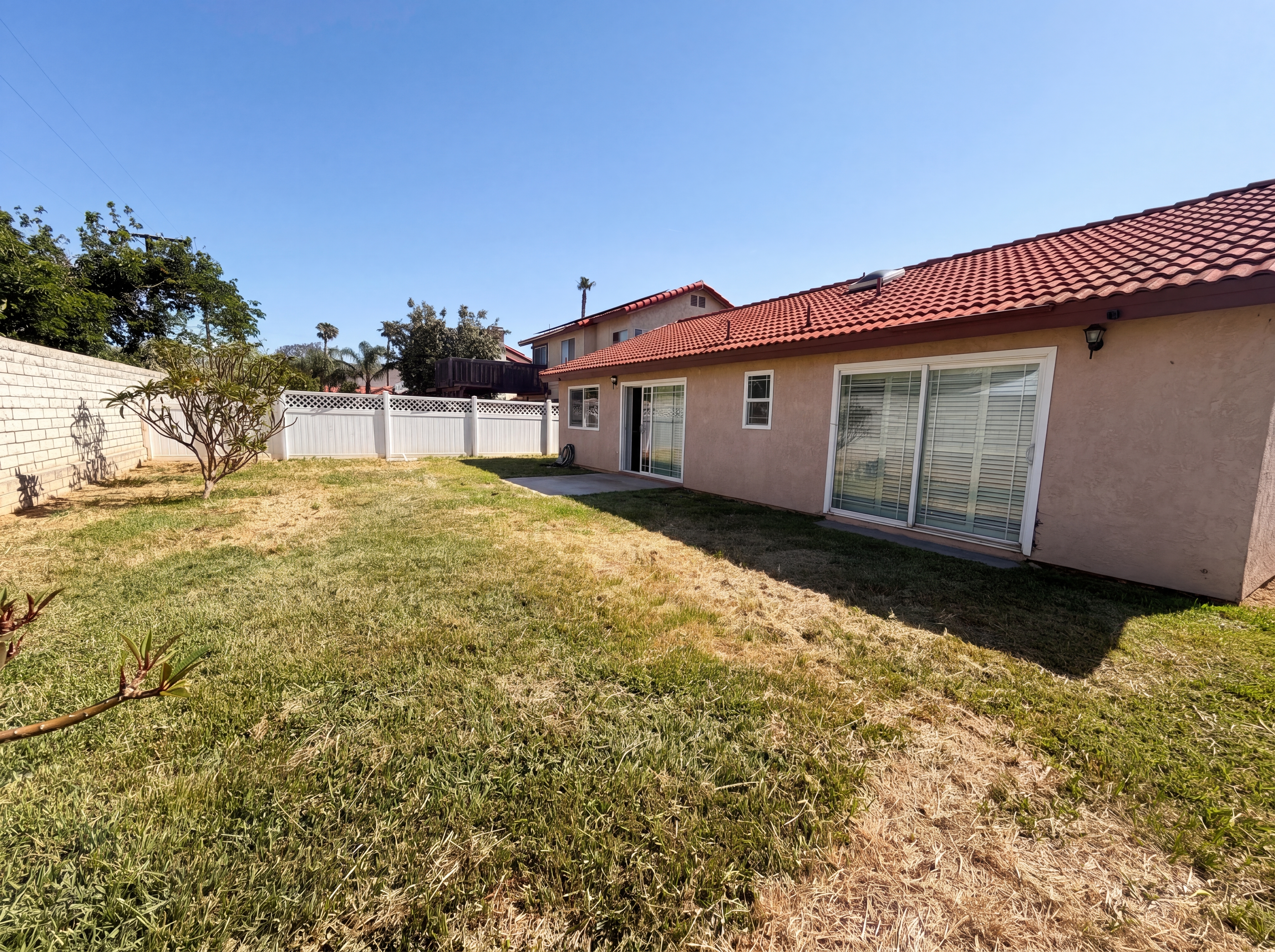 Photo 5 of 20 of 4365 Northcroft Rd, Jurupa Valley, CA