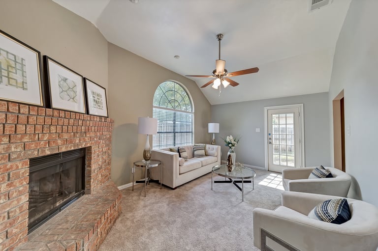 Photo 18 of 35 - 6711 Keeler Dr, Arlington, TX 76001