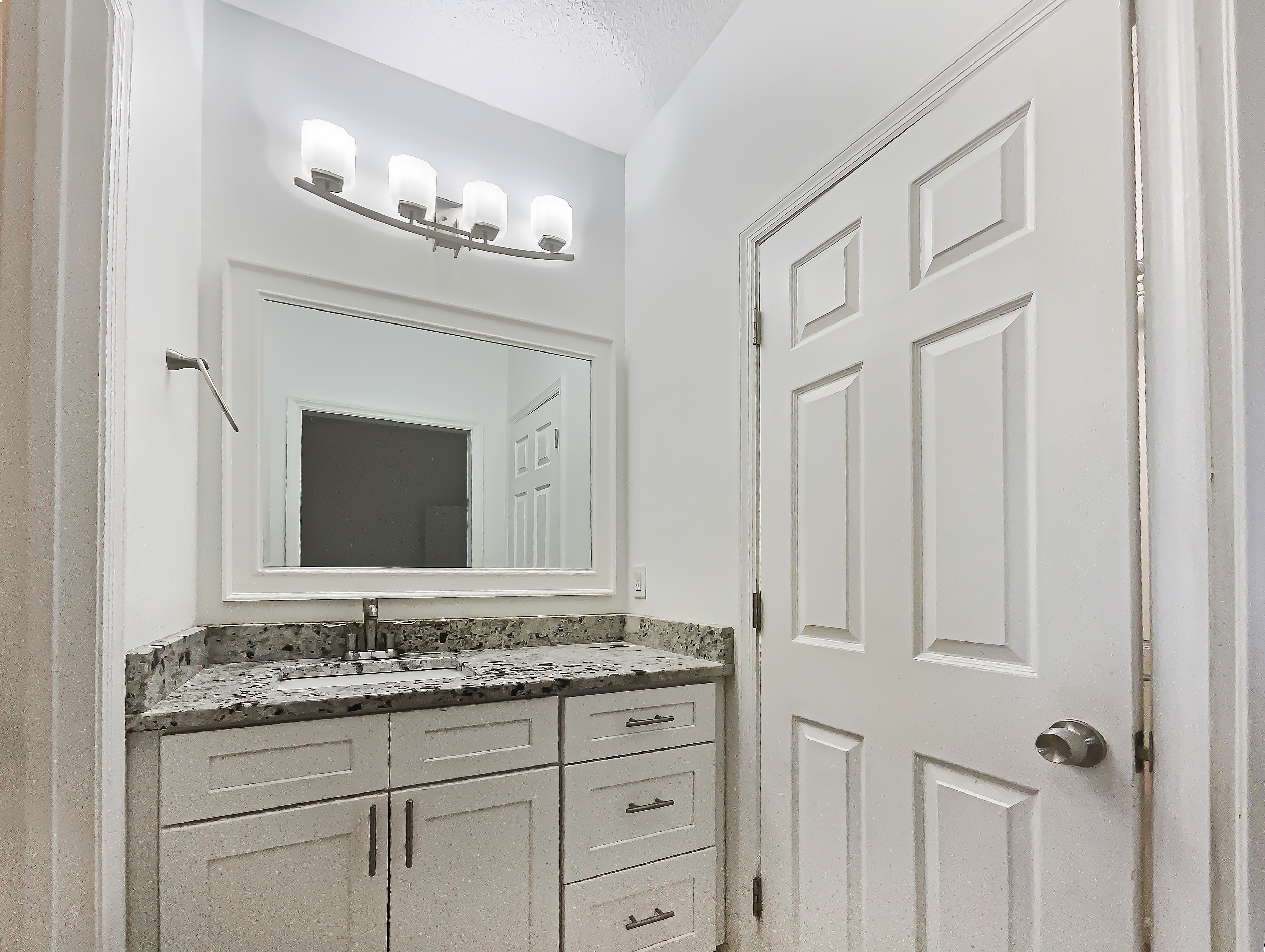 Photo 17 of 23 of 6420 Wedgeview Dr, Tucker, GA