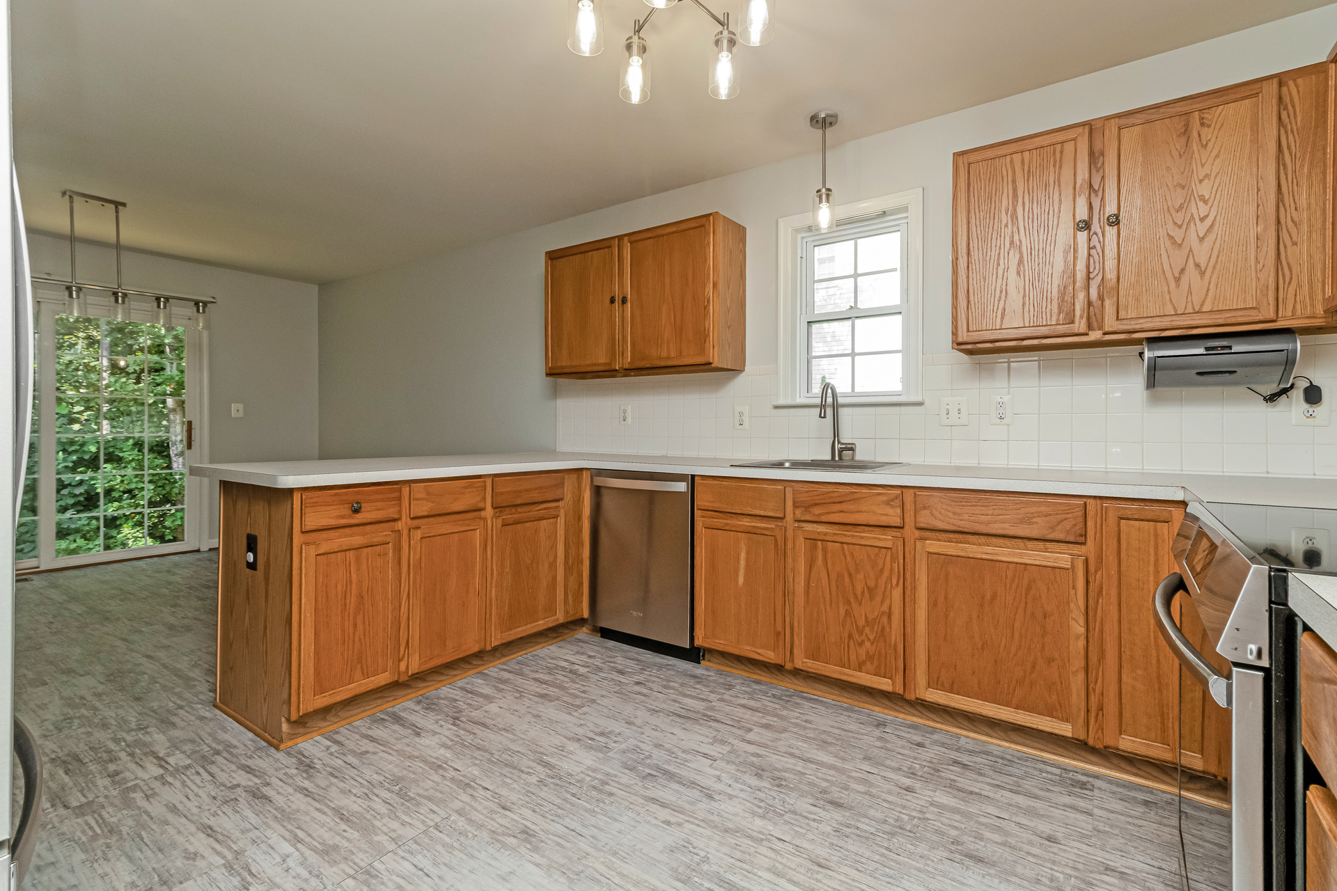 Photo 8 of 22 of 10116 Chesney Dr, Spotsylvania, VA