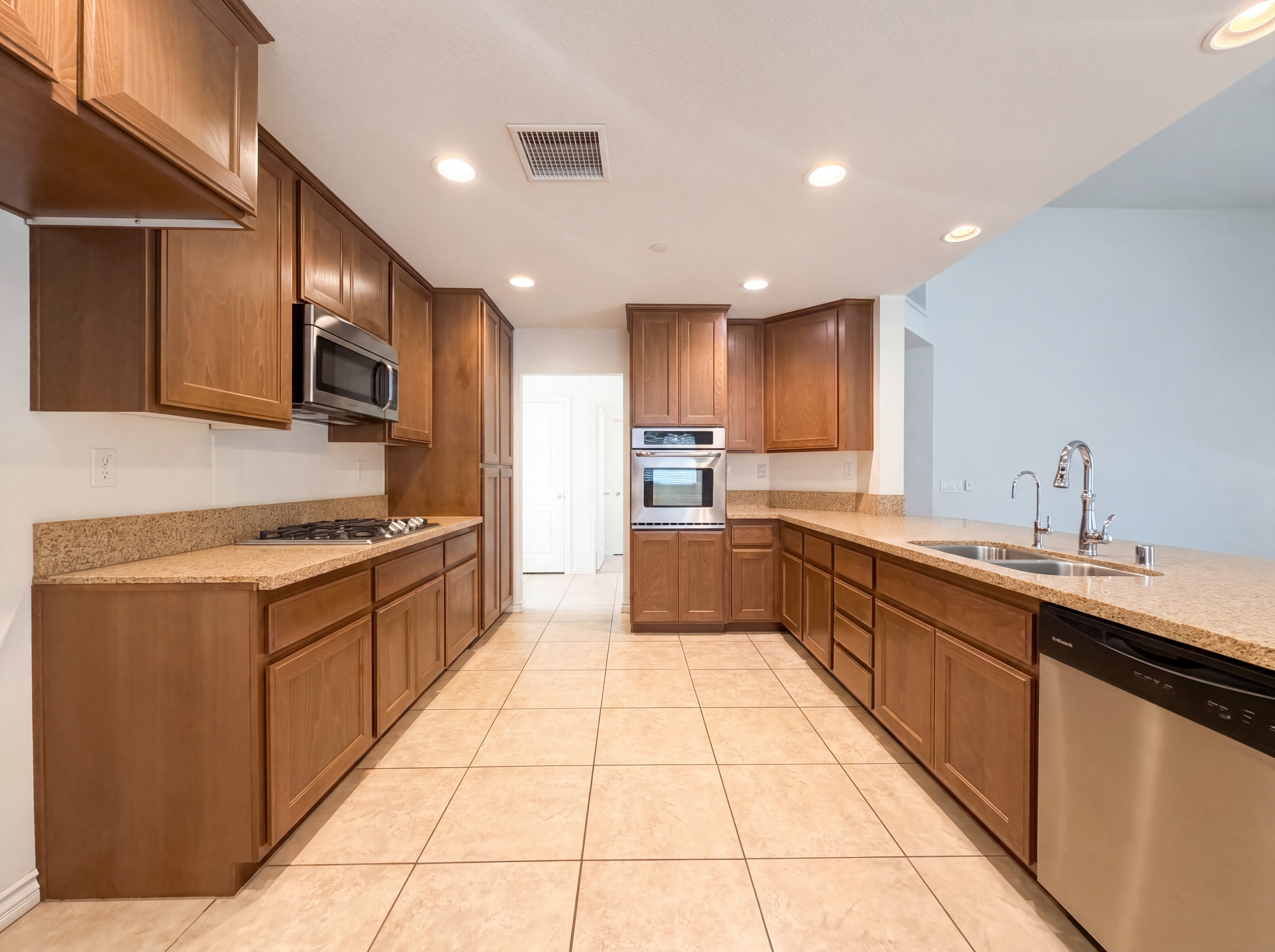 Photo 2 of 27 of 5654 Forry Ct, Lancaster, CA