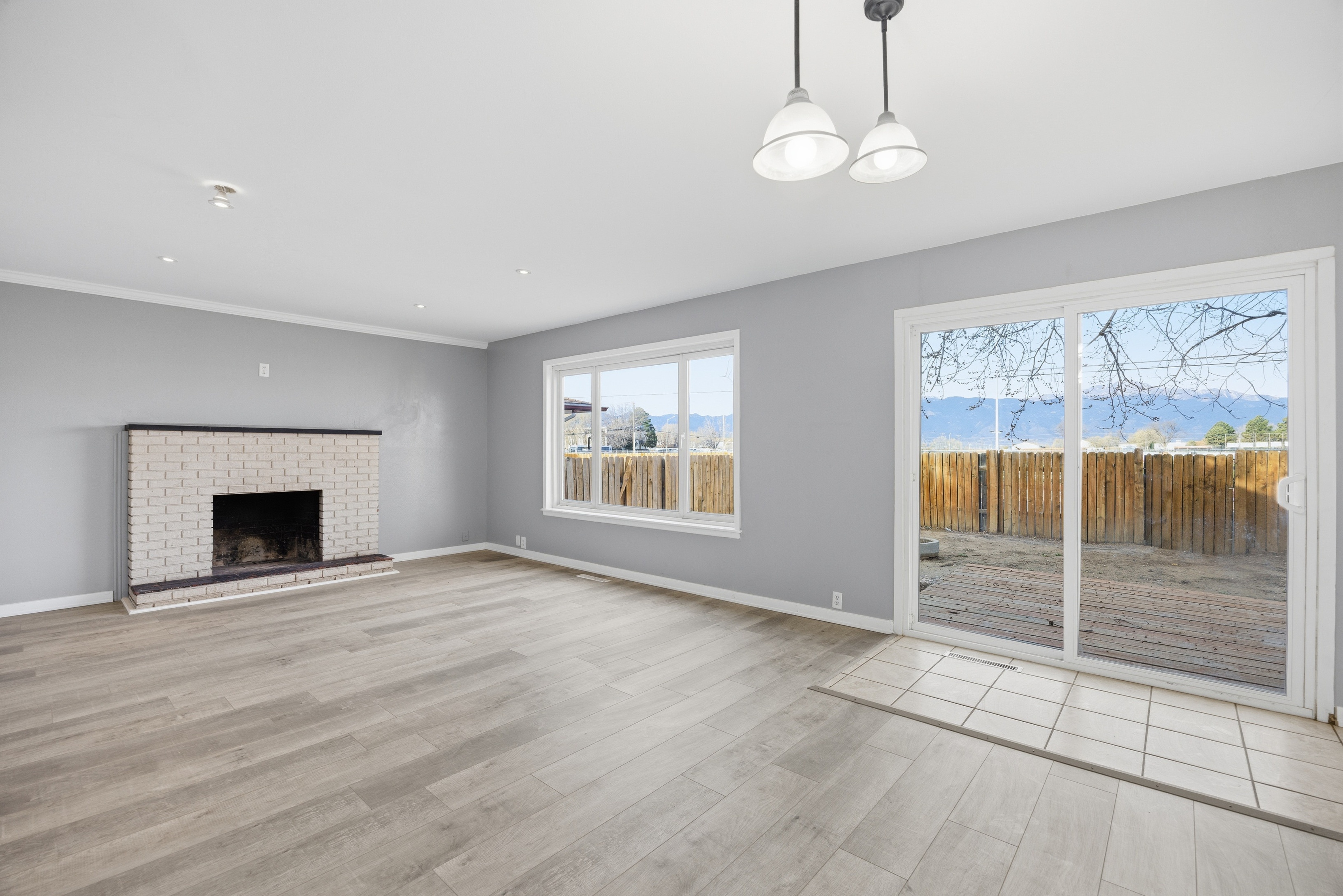 Photo 10 of 40 of 1014 Fosdick Dr, Colorado Springs, CO