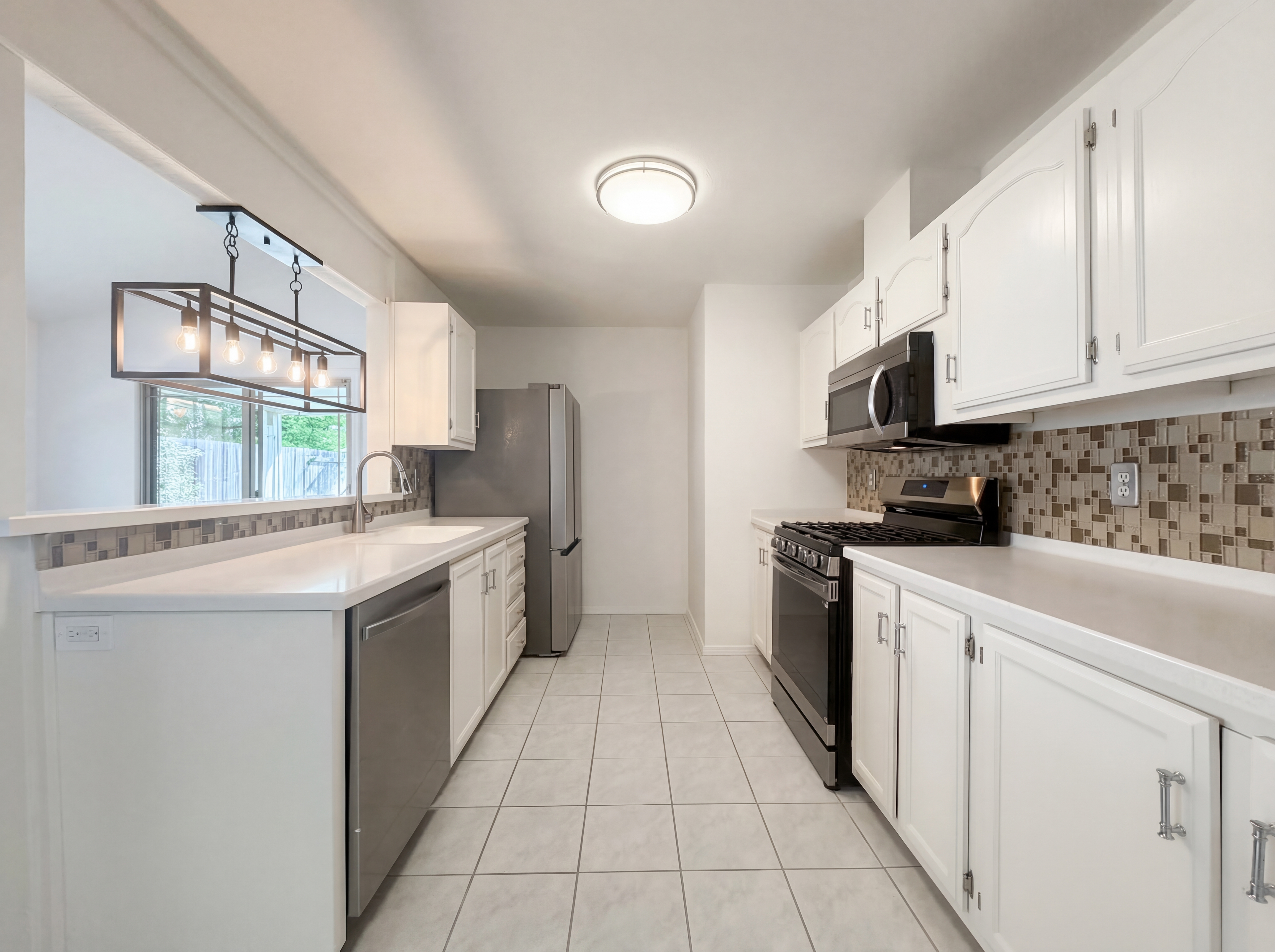 Photo 2 of 33 of 4814 Monet Way, Sacramento, CA