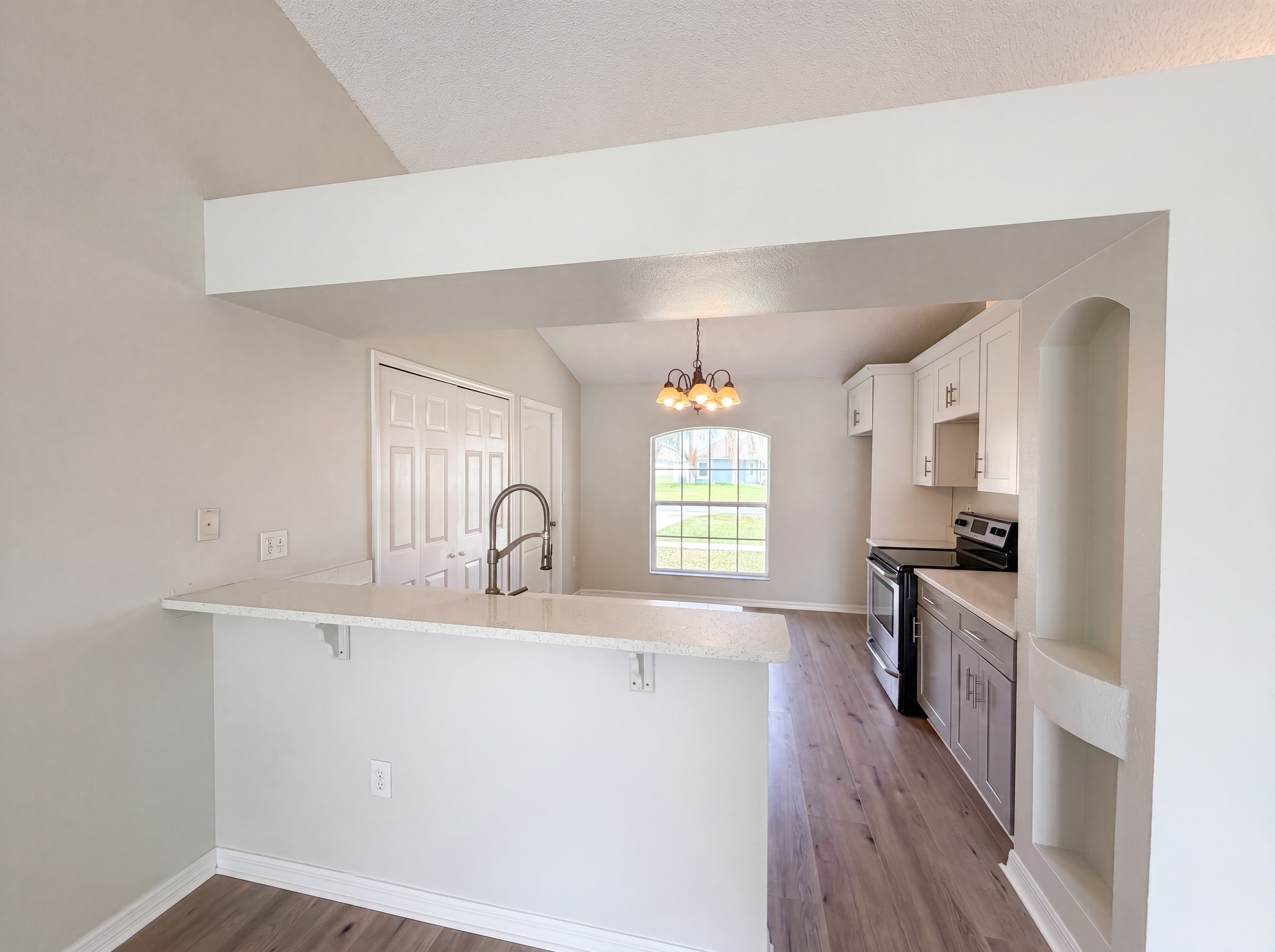 Photo 4 of 18 of 714 Dromedary Dr, Kissimmee, FL