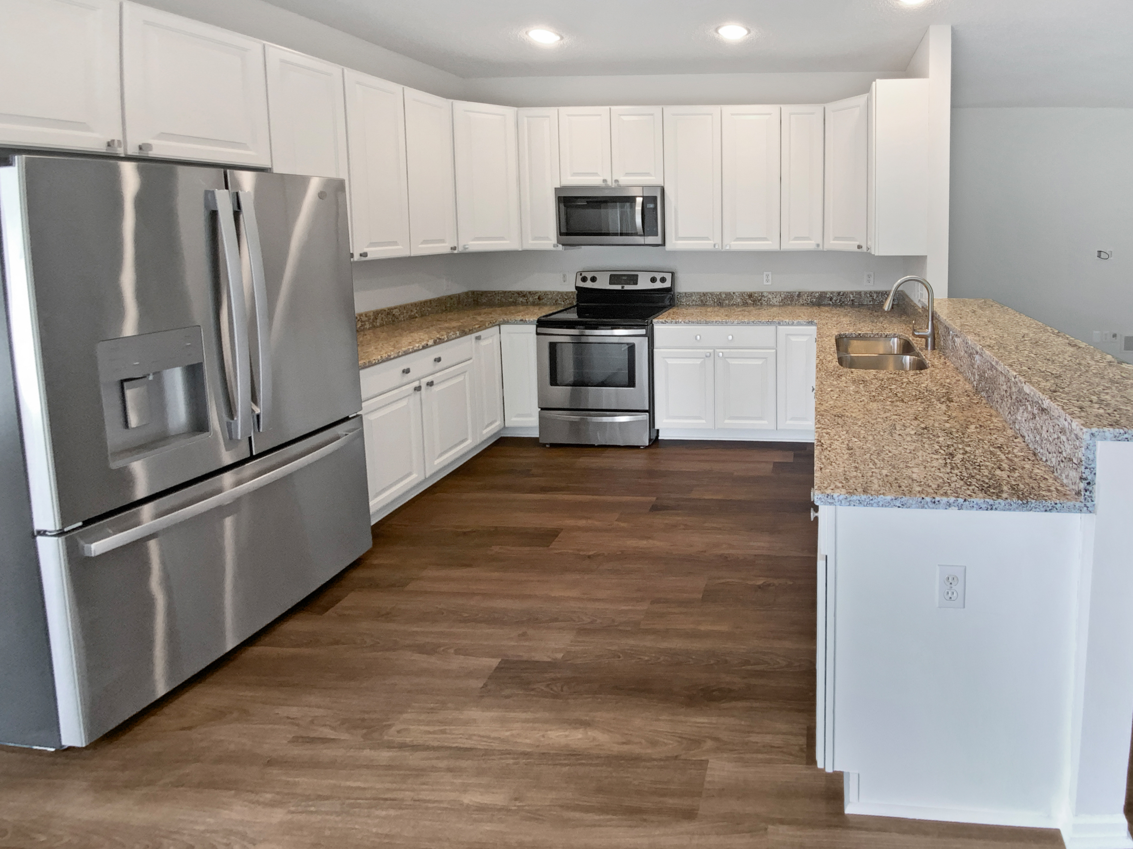 Photo 6 of 23 of 17837 Haralson Dr, Eden Prairie, MN