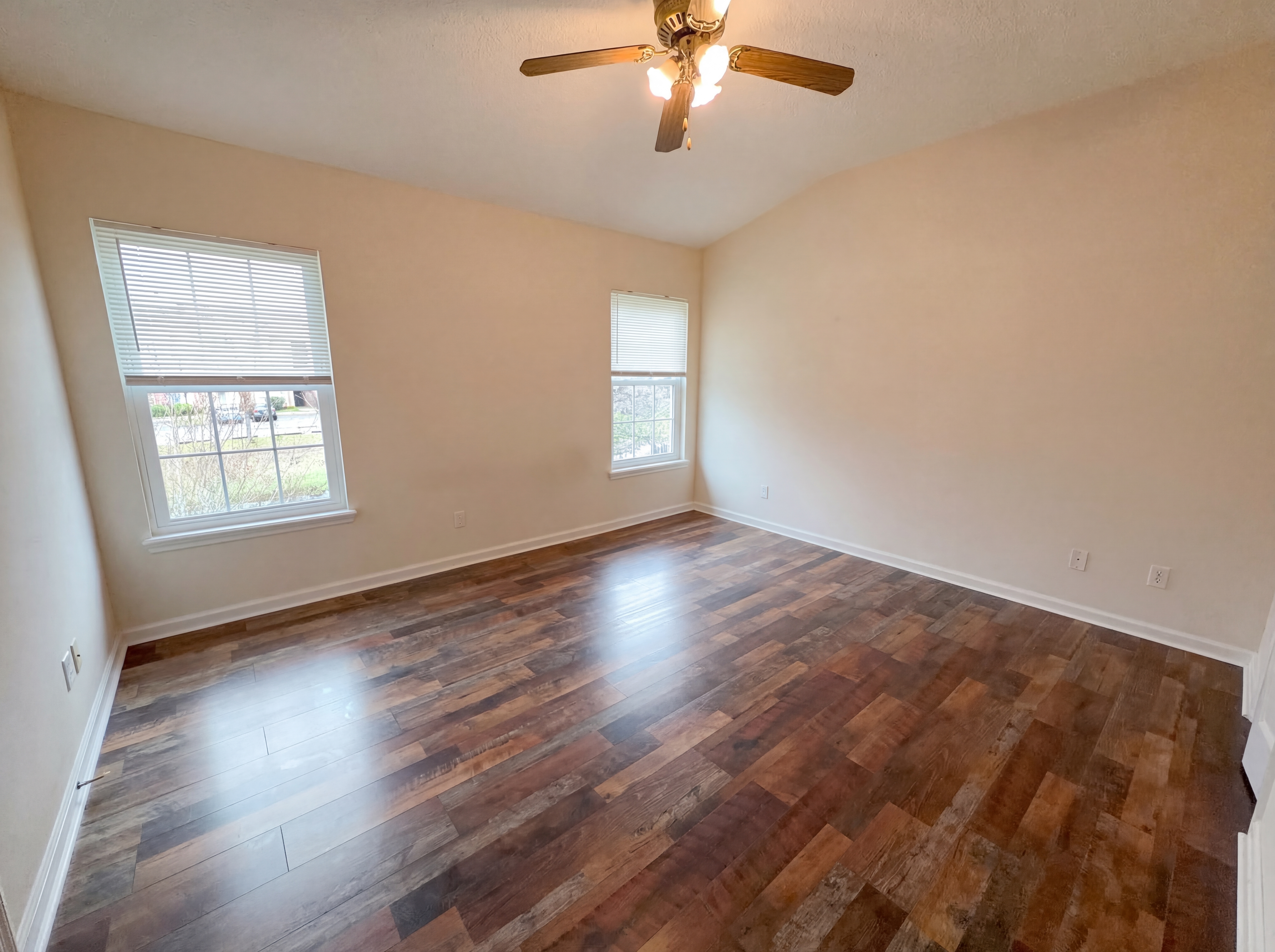 Photo 11 of 17 of 1539 Biscayne Bay Dr, Jacksonville, FL