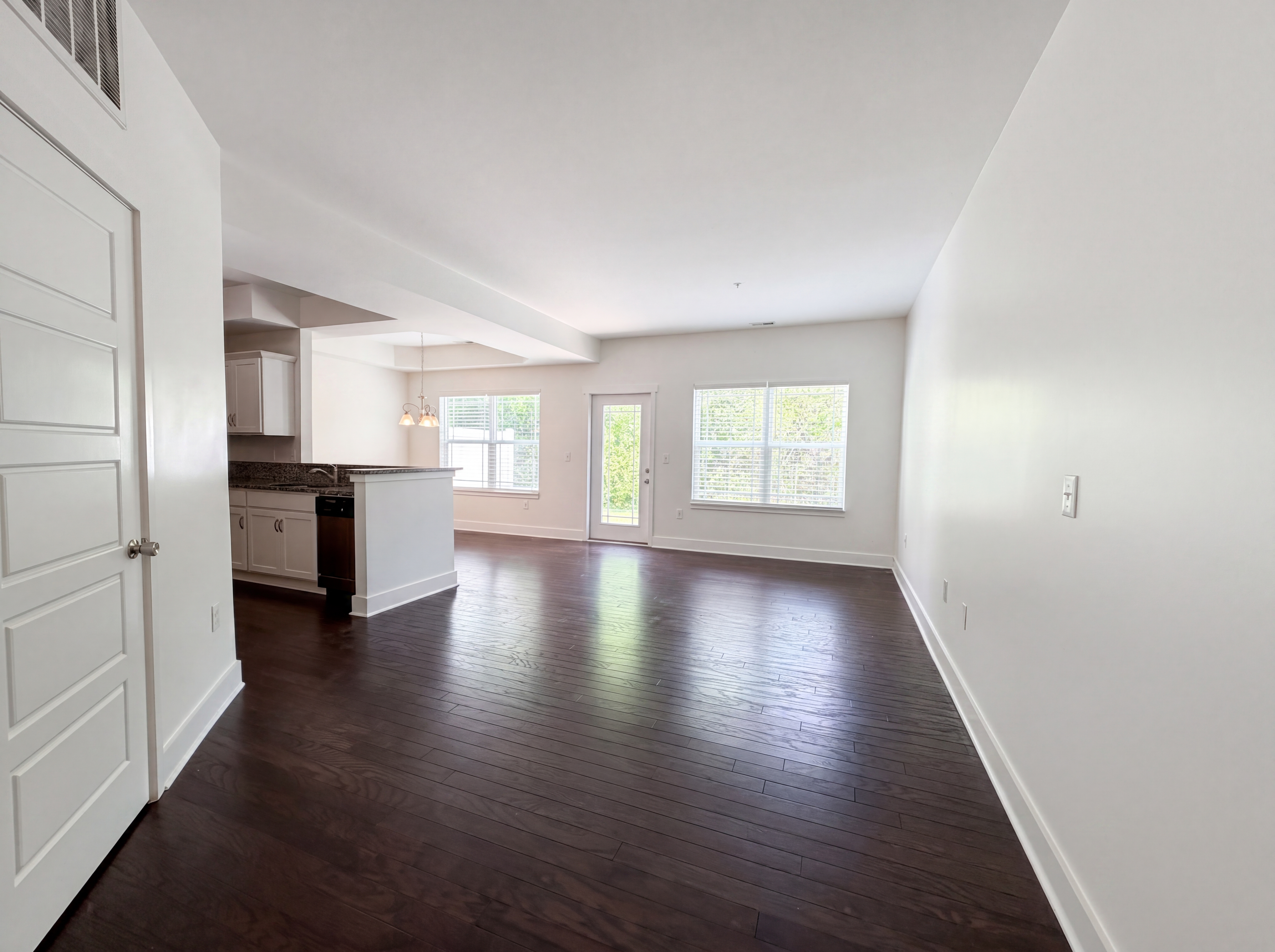 Photo 3 of 23 of 1134 Somerset Springs Dr, Spring Hill, TN